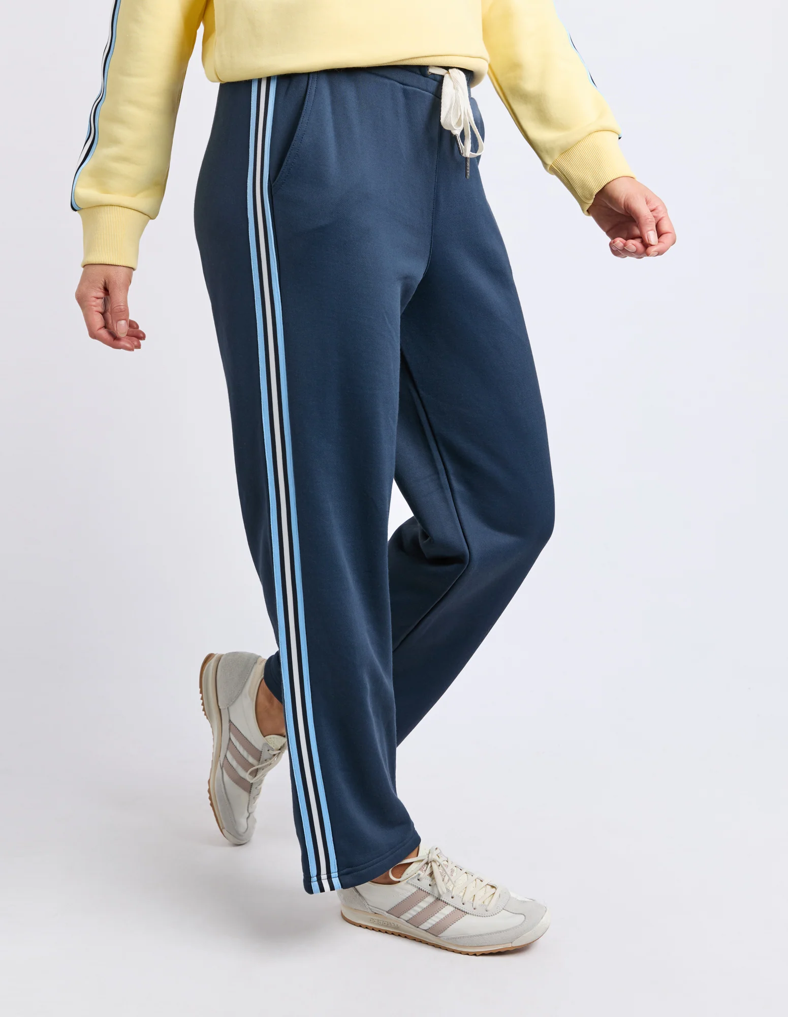 Amara Trackpant Dark Sapphire - Image 4