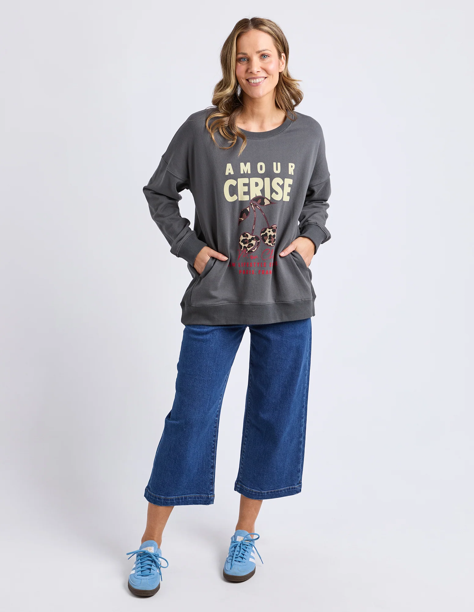 Amore Cerise Crew Washed Black - Image 2