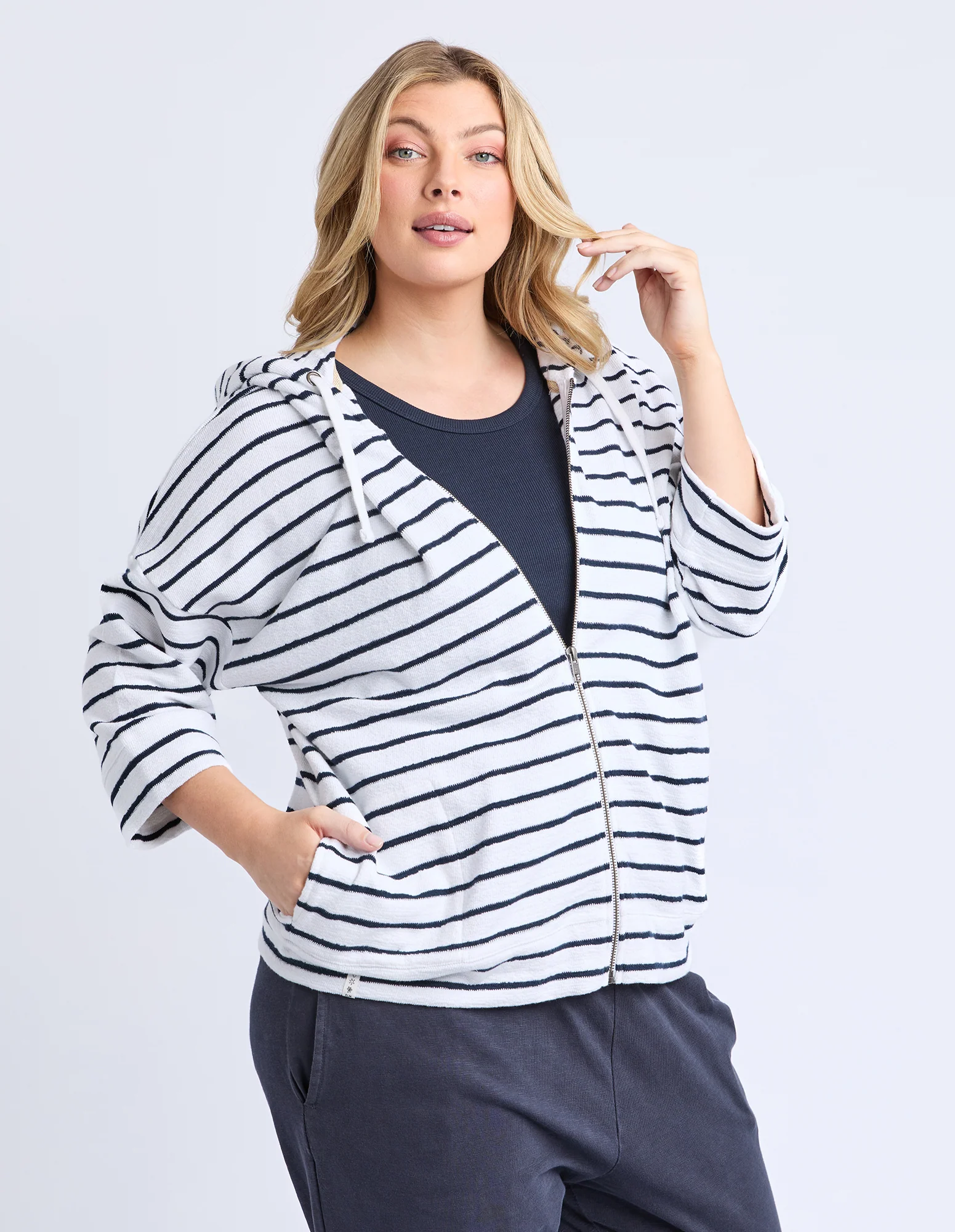 Beachy Hoodie White/Navy Stripe - Image 11