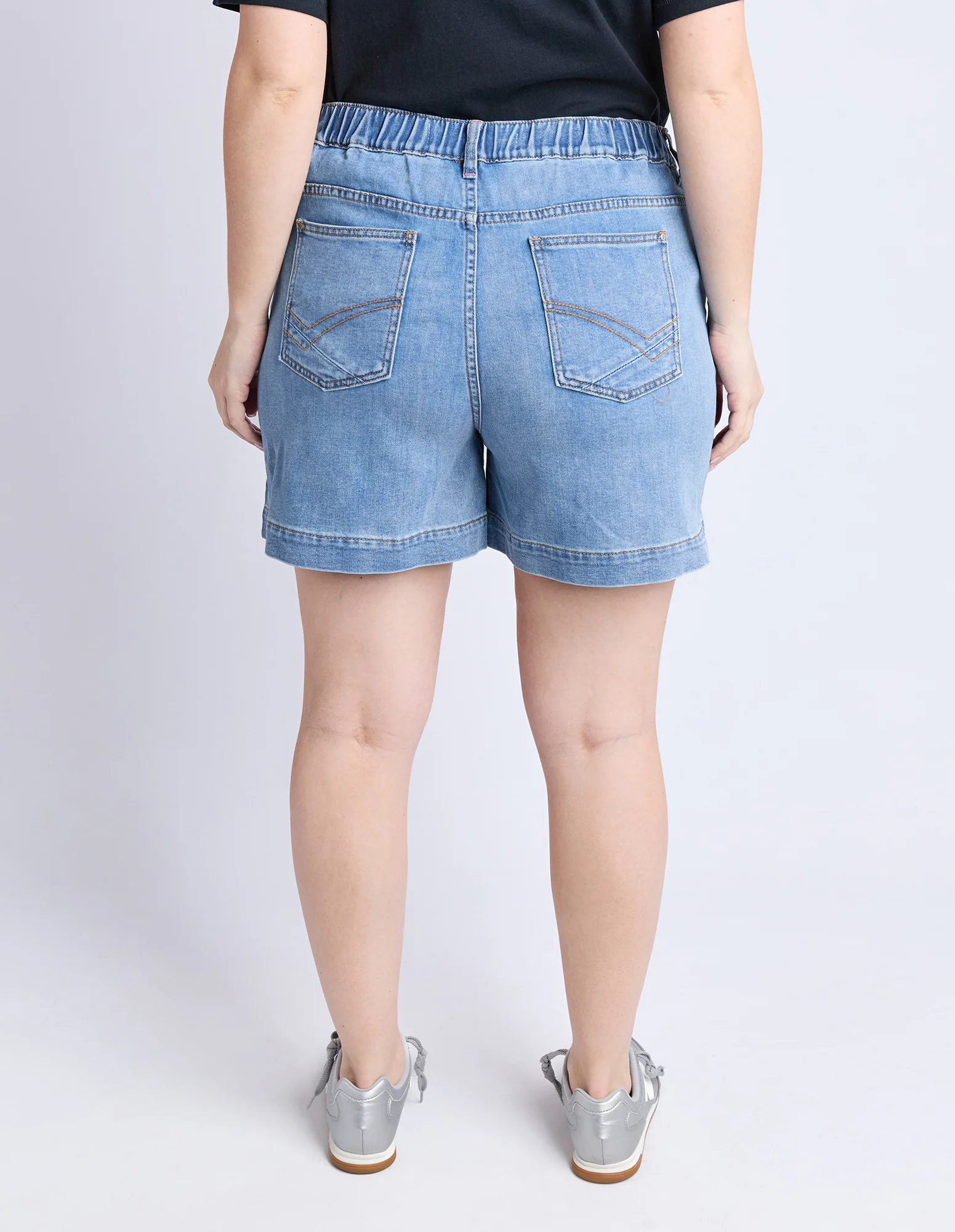 Birdie Denim Short Light Blue Wash - Image 4