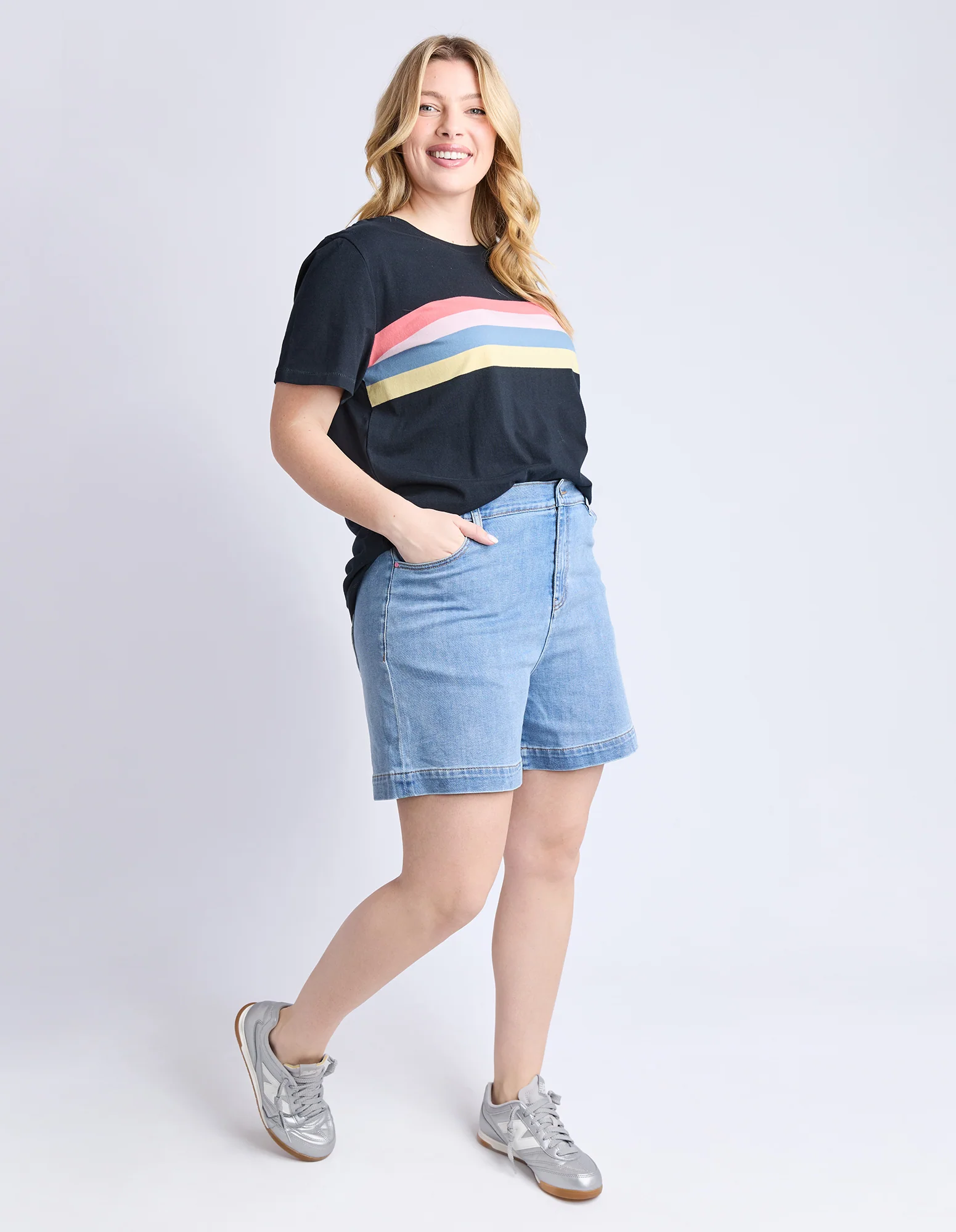 Birdie Denim Short Light Blue Wash - Image 7