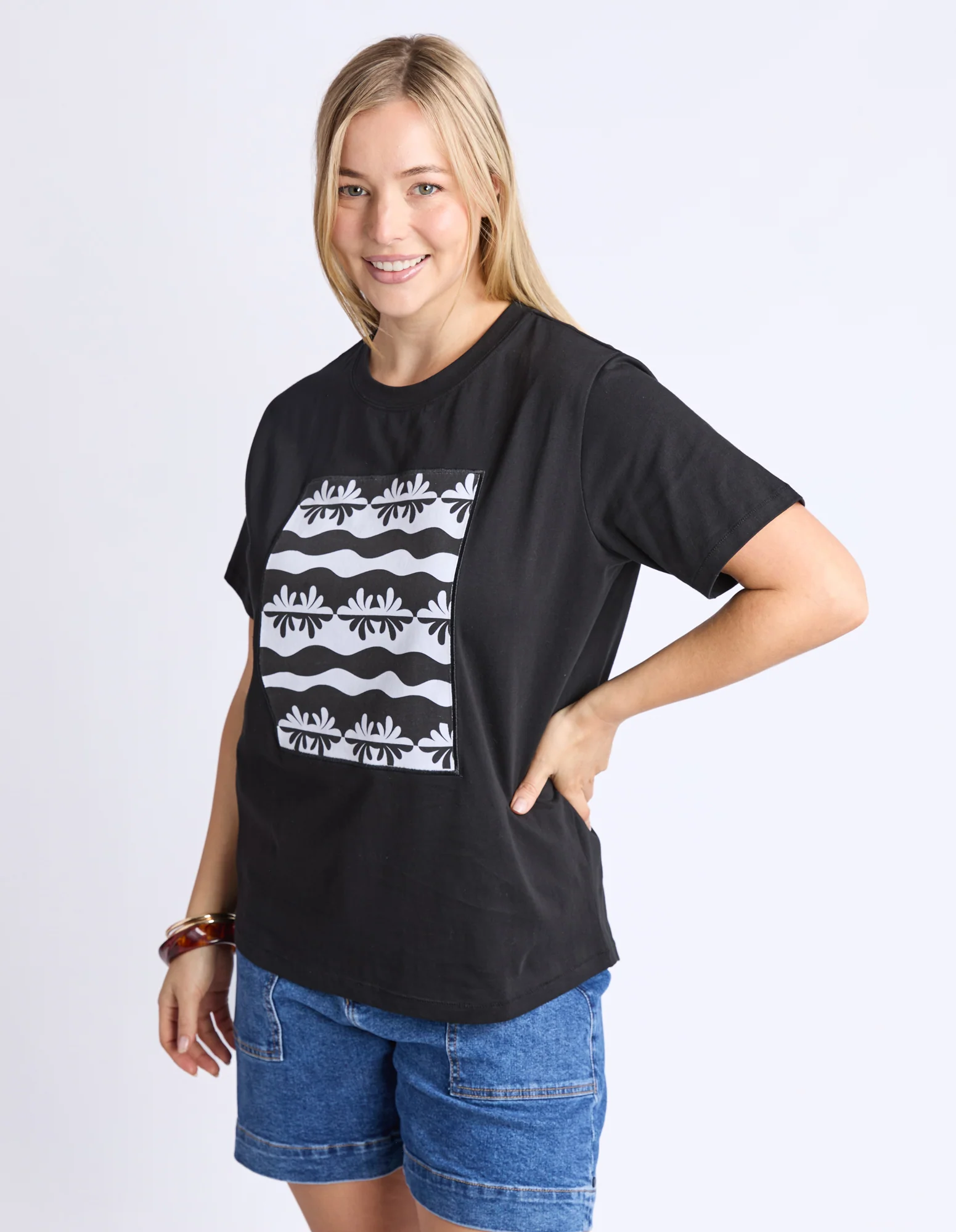 Casa Tee Black - Image 4