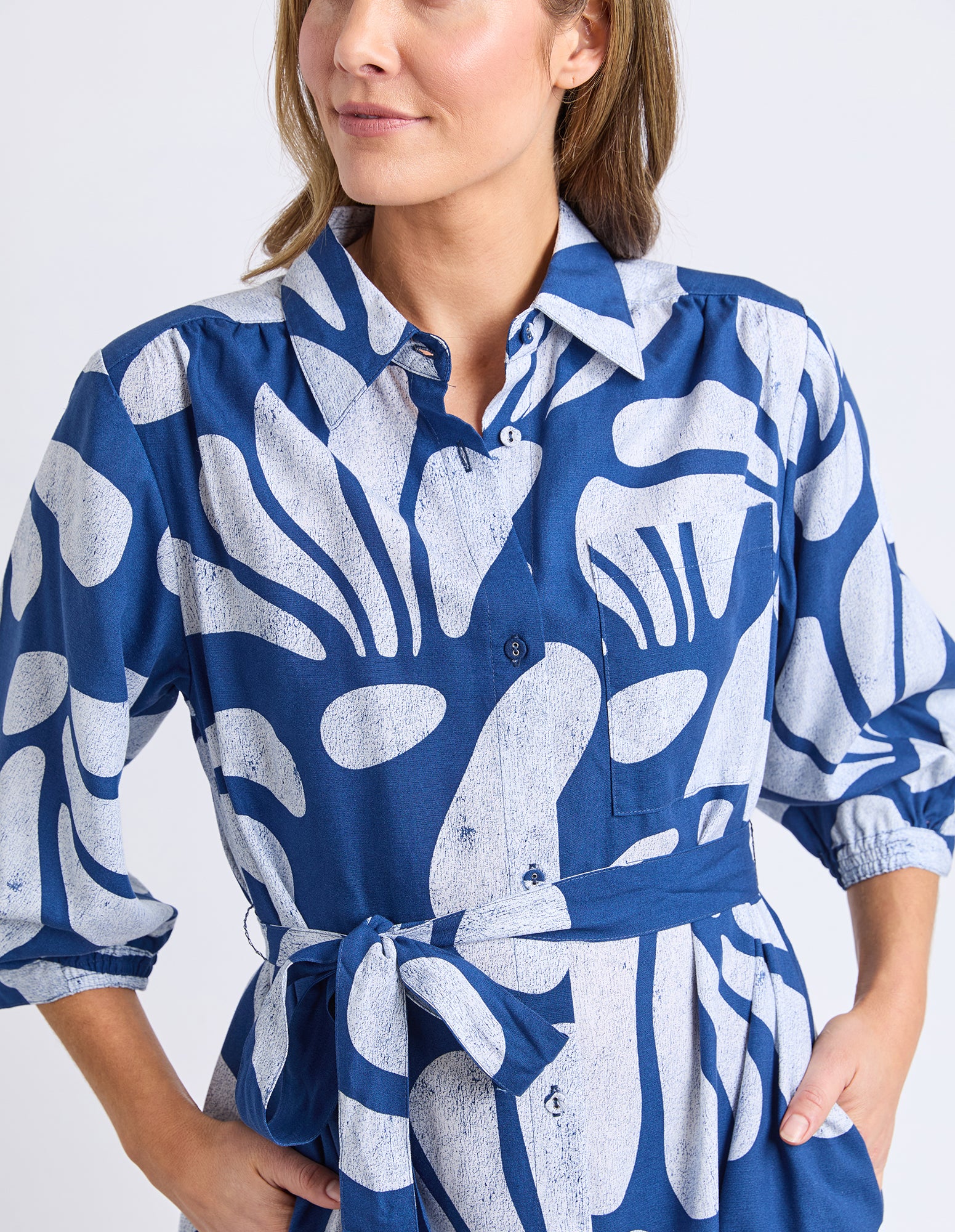 Celeste Dress Classic Navy Print - Image 6