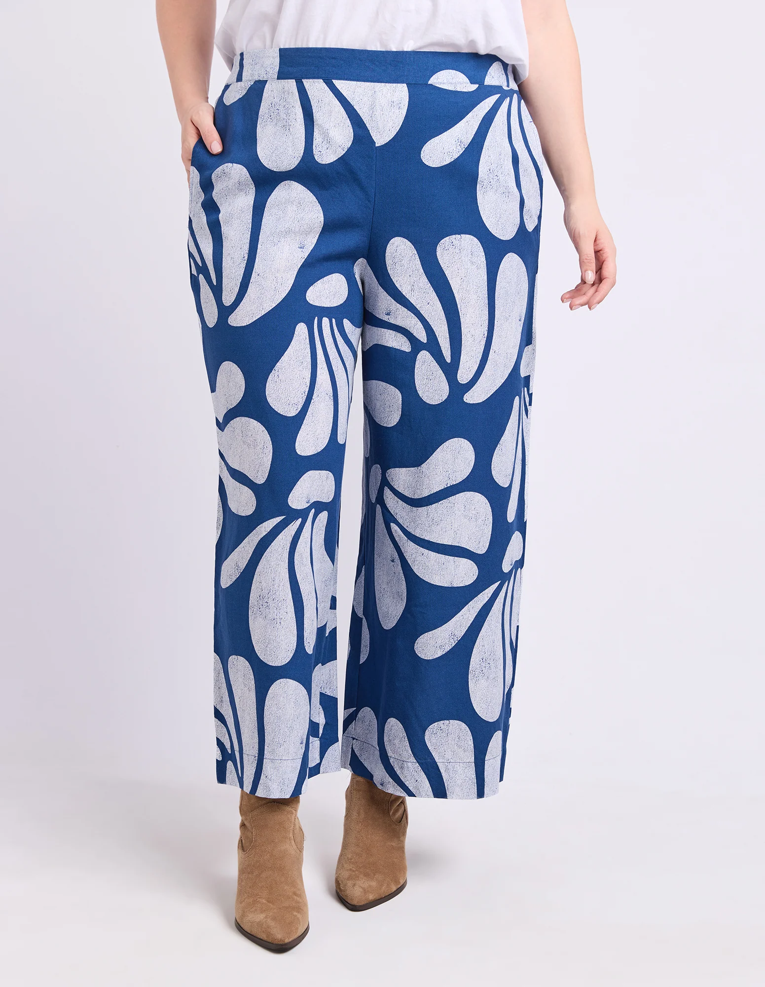 Celeste Pant Classic Navy Print - Image 3