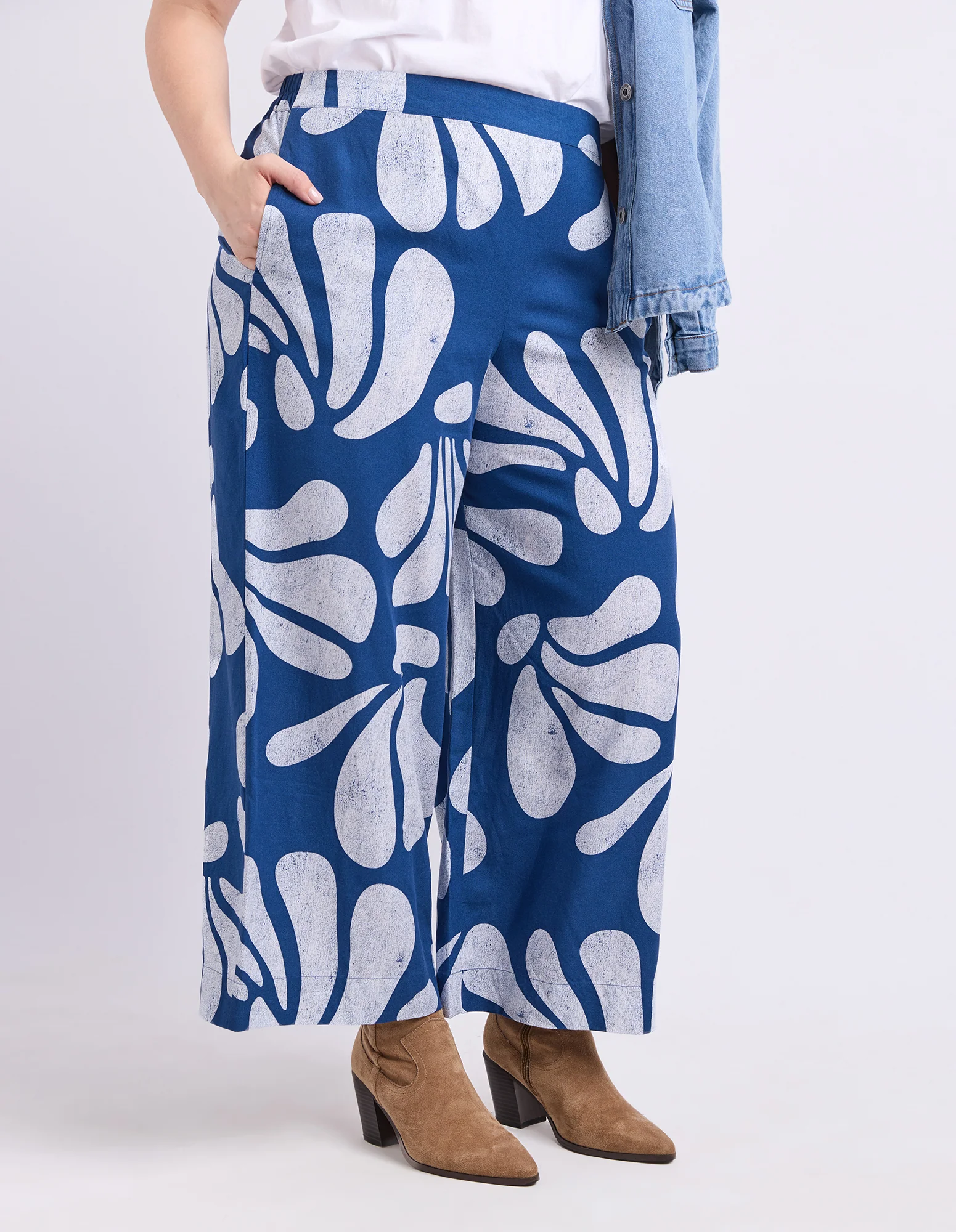 Celeste Pant Classic Navy Print - Image 9
