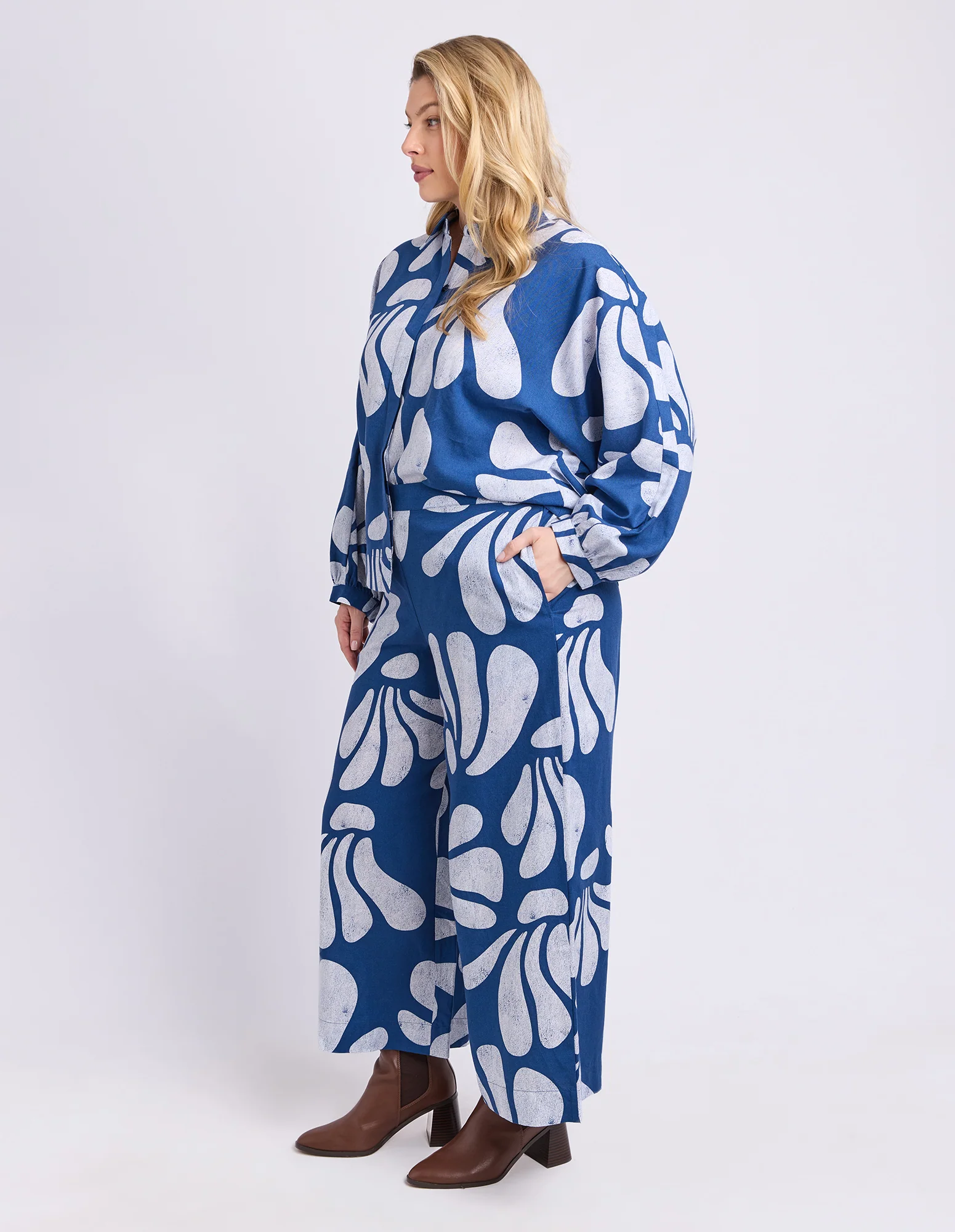 Celeste Shirt Classic Navy Print - Image 13