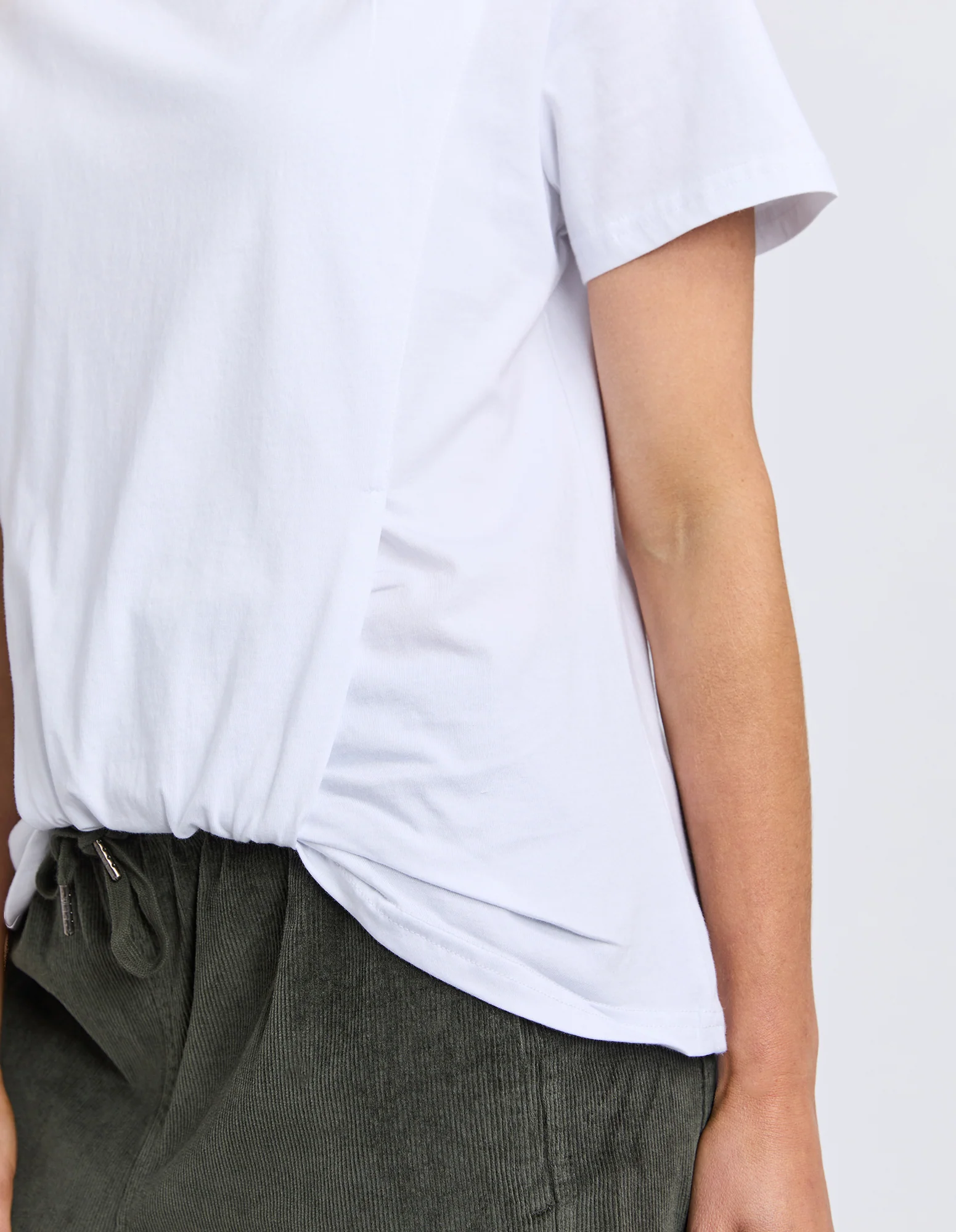 Collins Tuck Tee White - Image 5