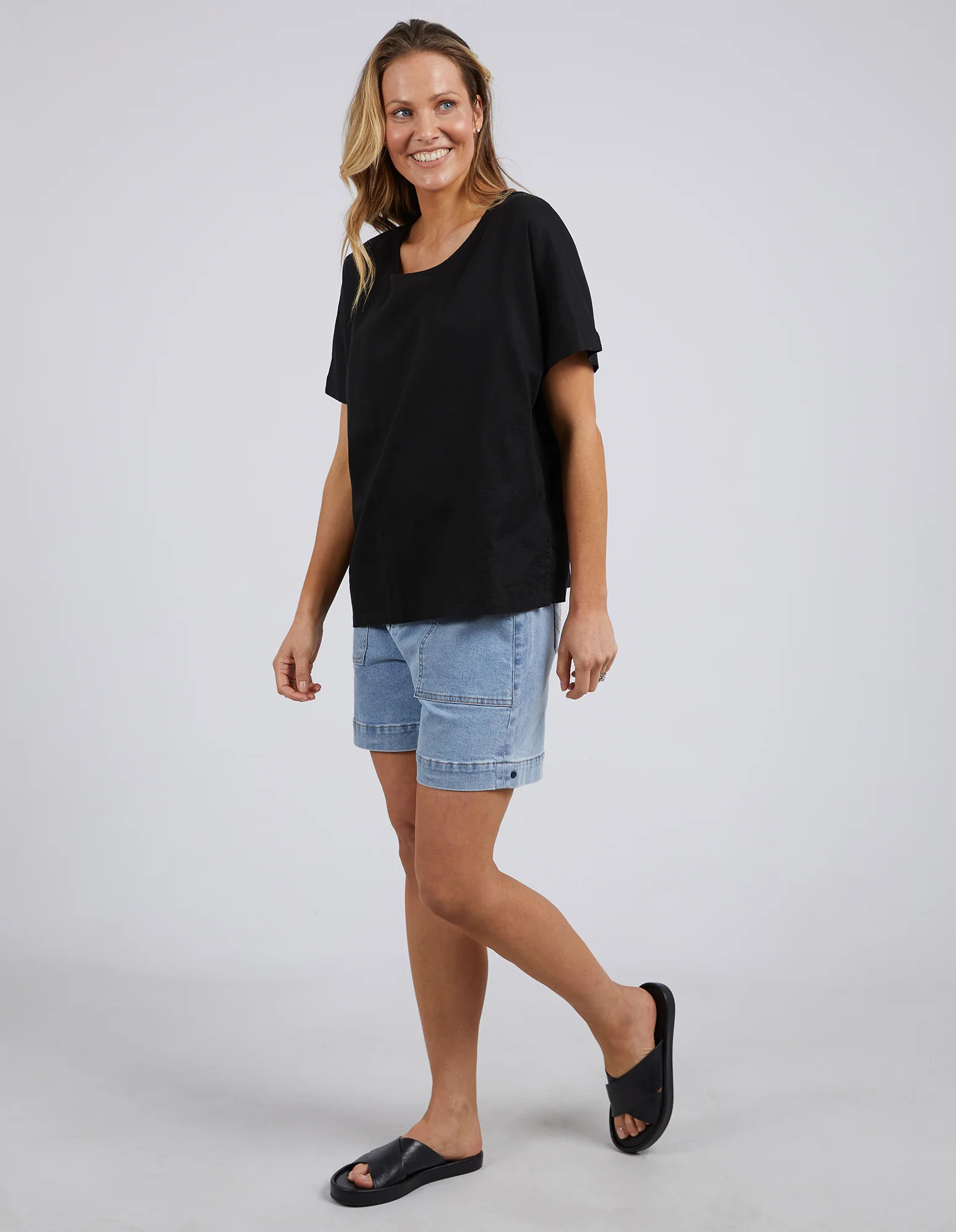 Curtis Woven Tee Black - Image 4