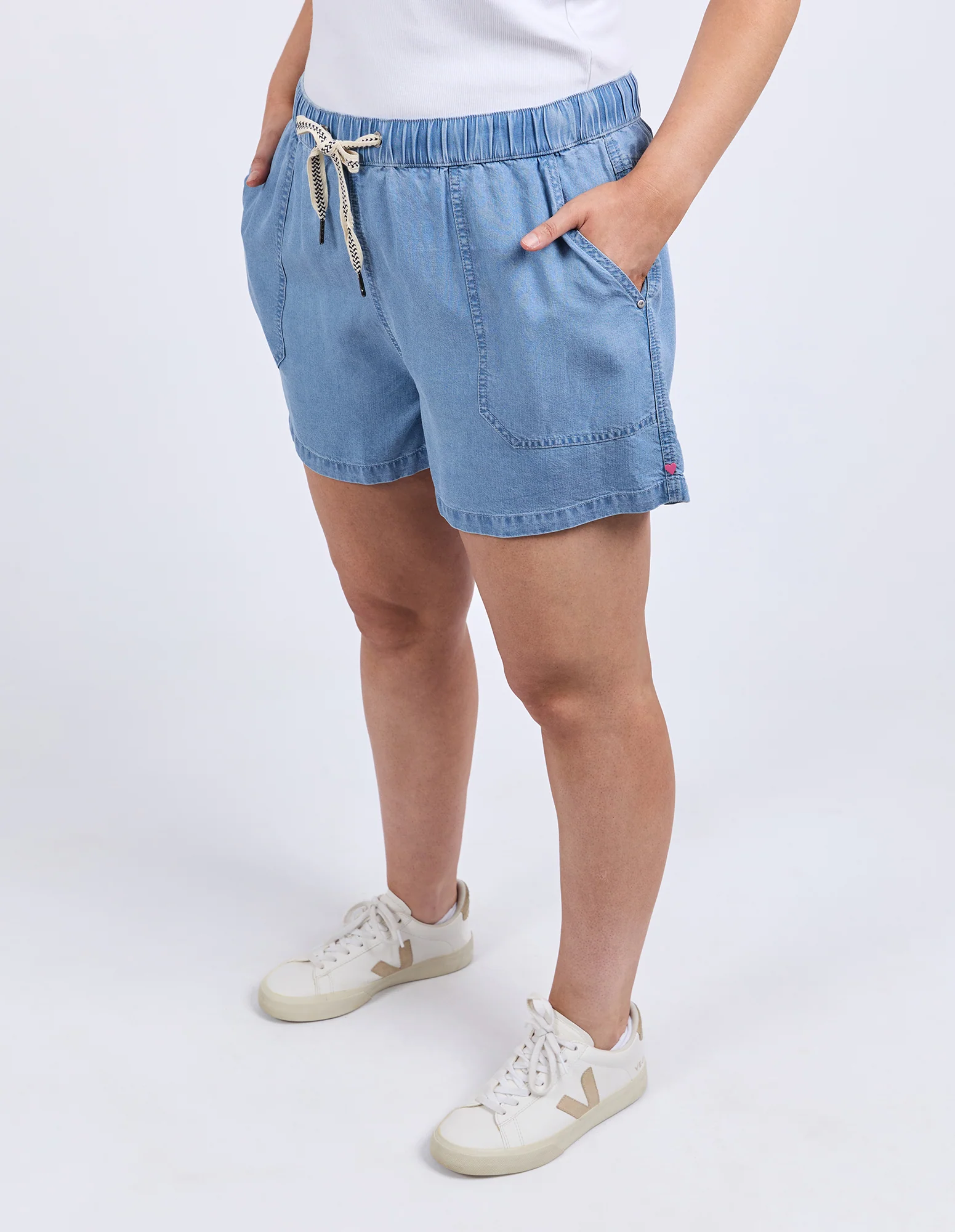 Elliot Chambray Short Mid Blue Wash - Image 4