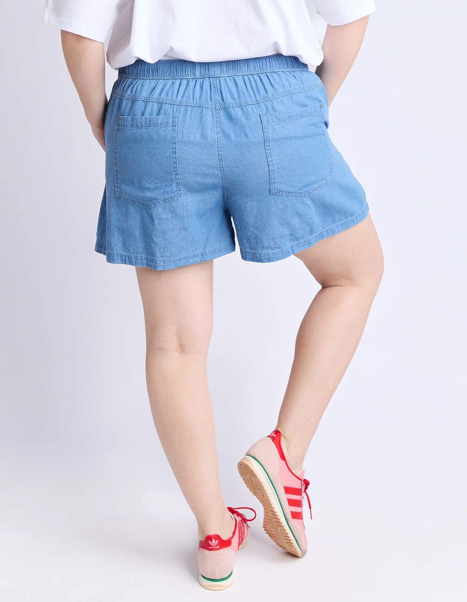 Elliot Chambray Short Mid Blue Wash - Image 4