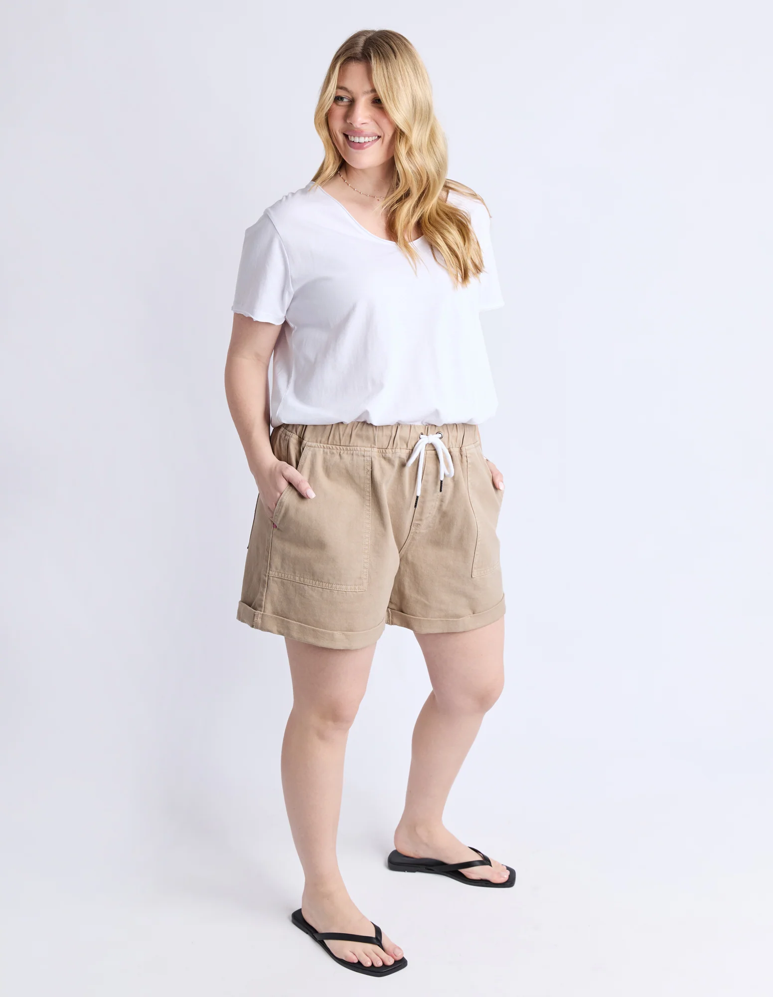 Emma Relaxed Short Latte - Image 12