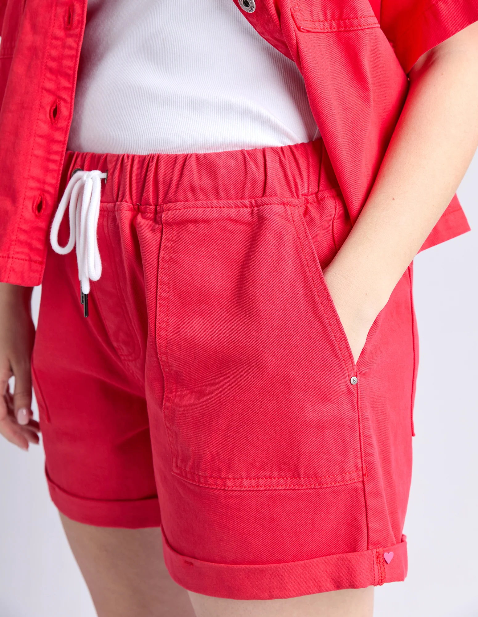 Emma Relaxed Short Poppy - Image 11