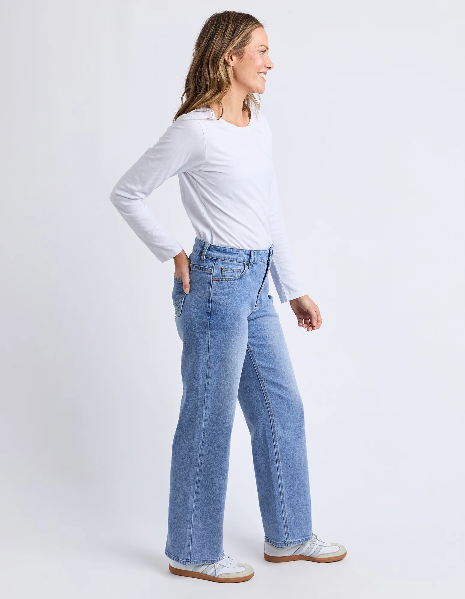 Evie Straight Leg Jean Mid Blue Wash - Image 6