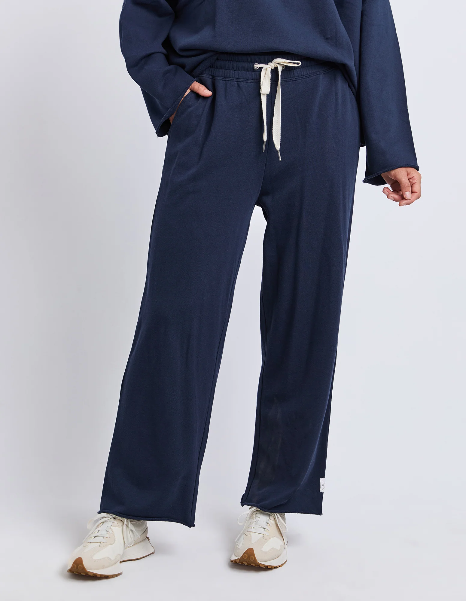 Gab Trackpant Dark Sapphire - Image 2