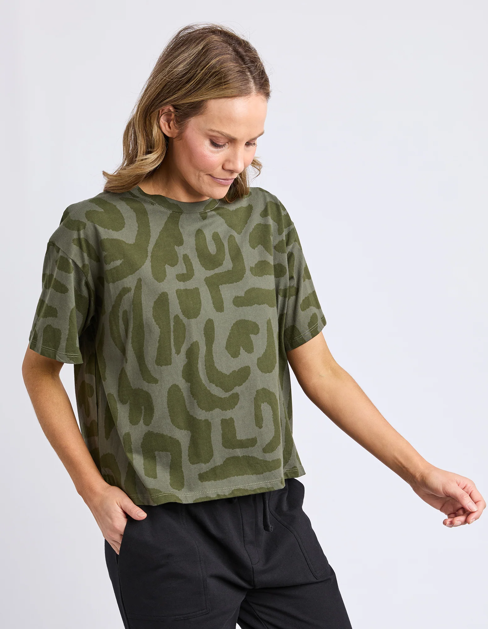 Gala Tee Clover Yardage Print - Image 4