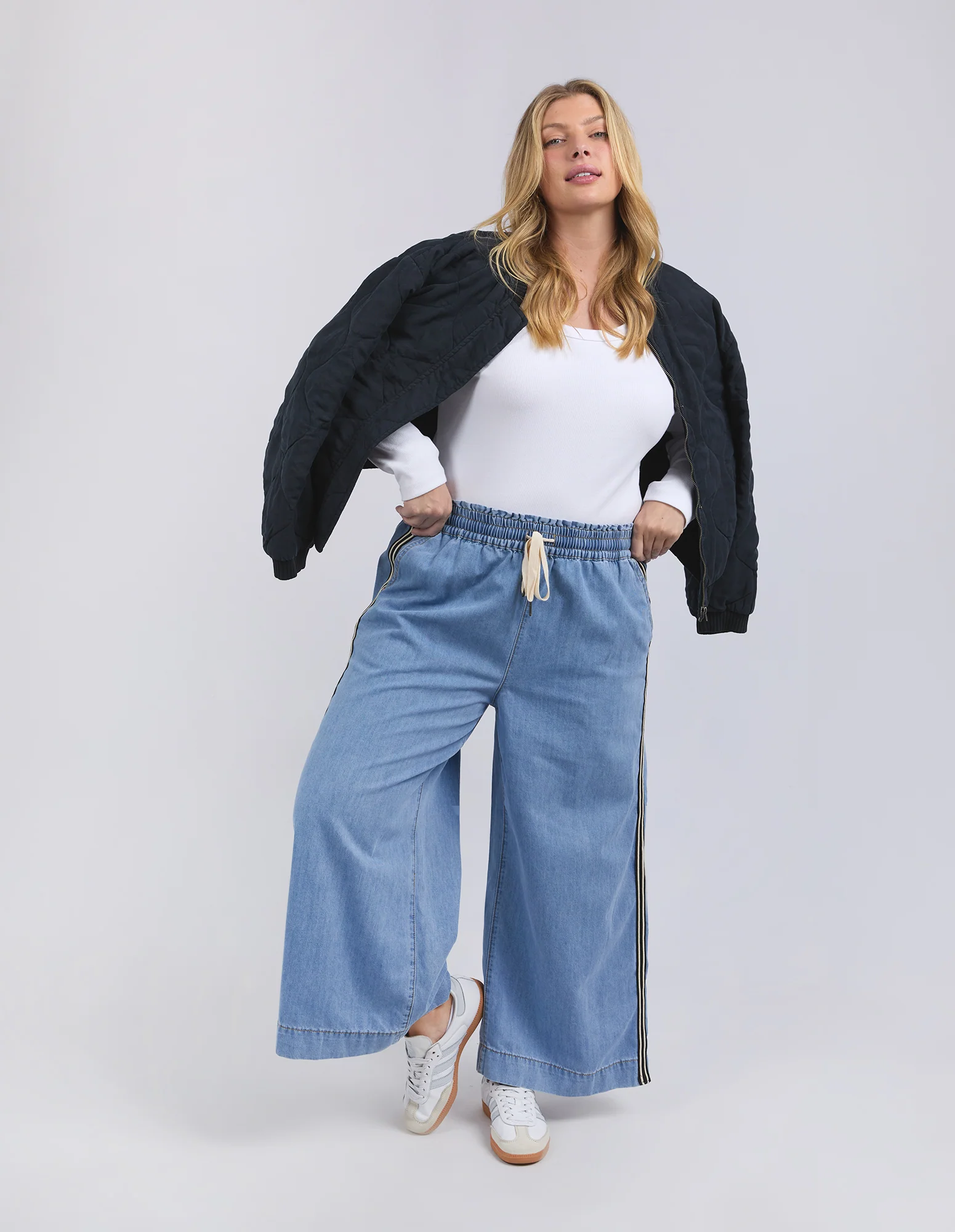 Greta Wide Leg Pant Side Tape Light Blue - Image 3