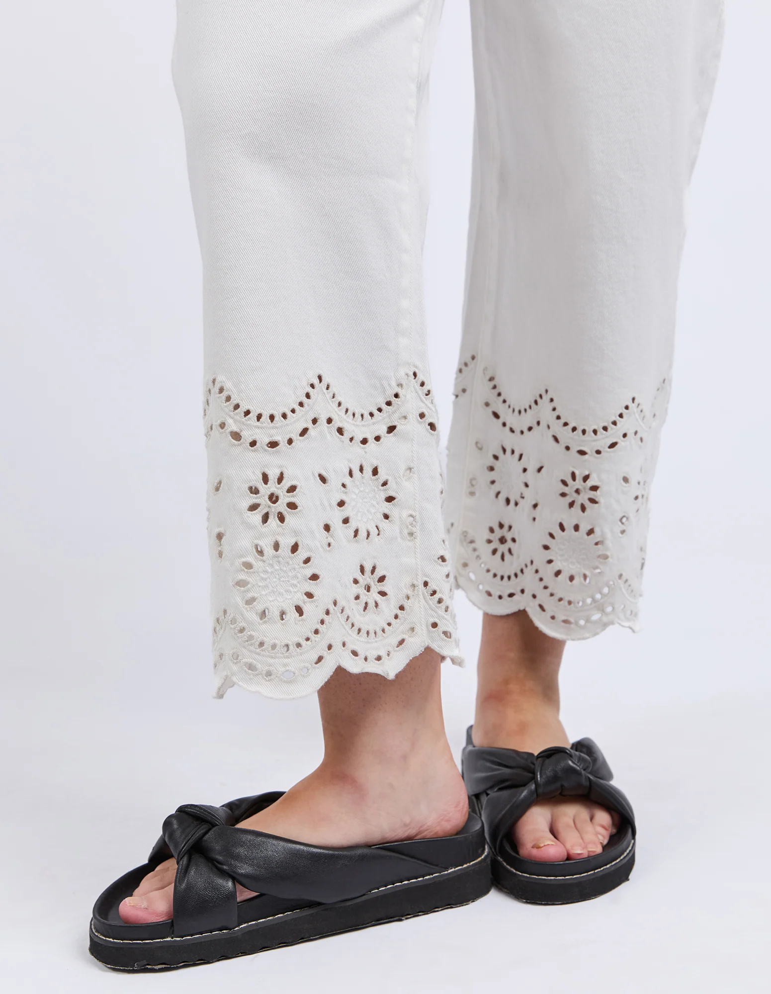 Lace Jean Vintage White - Image 6