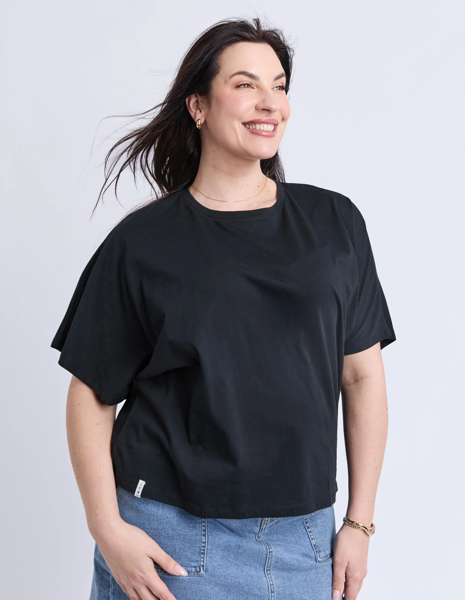Luna Tee Black - Image 4