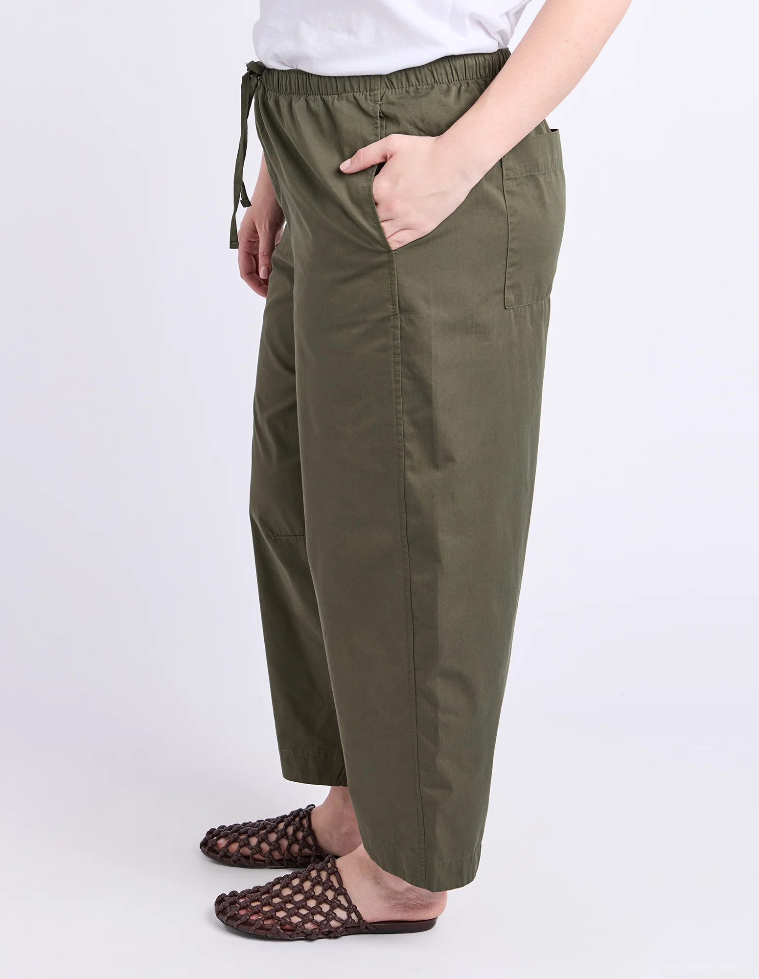 Lund Barrel Leg Pant Basil - Image 5