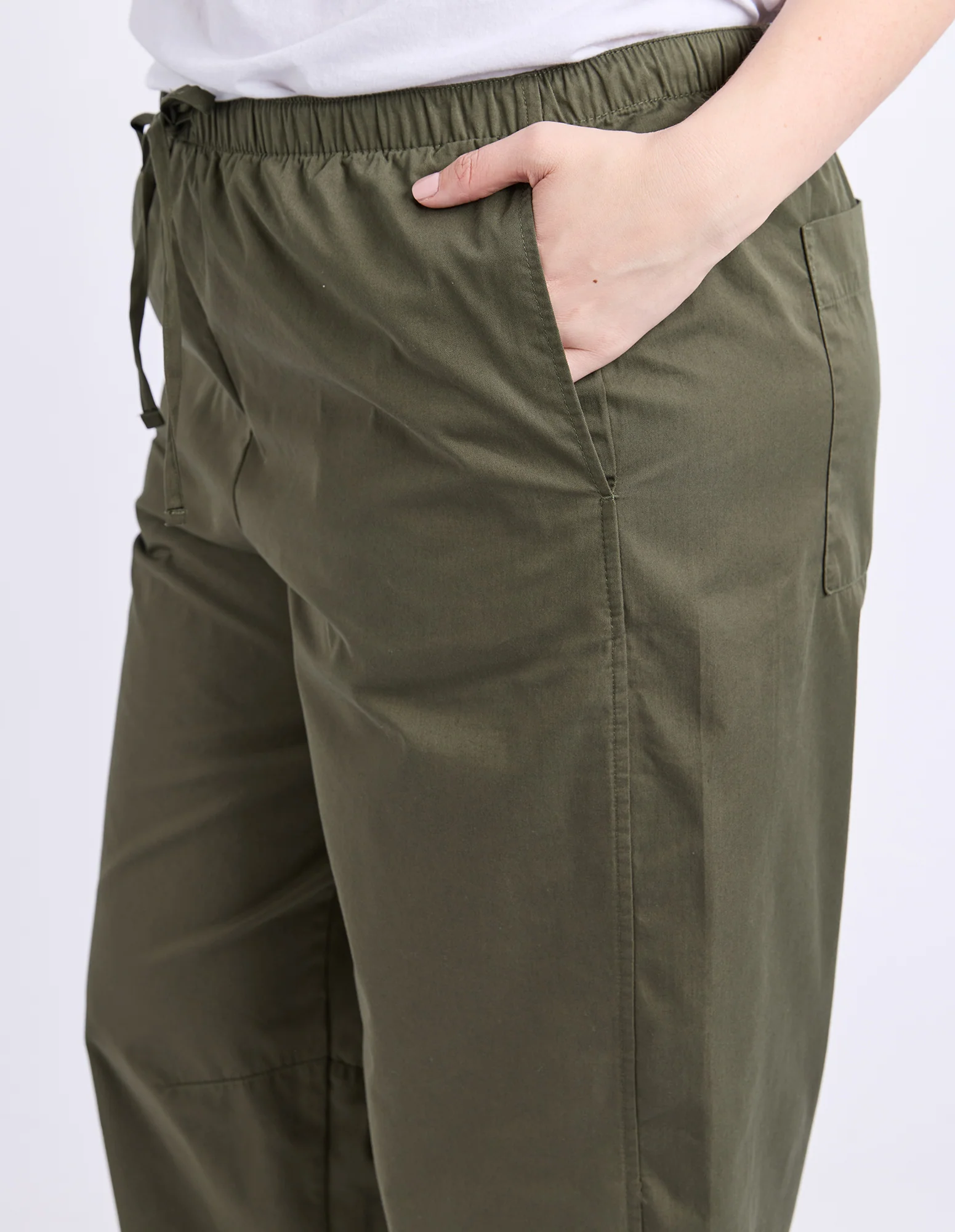 Lund Barrel Leg Pant Basil - Image 6