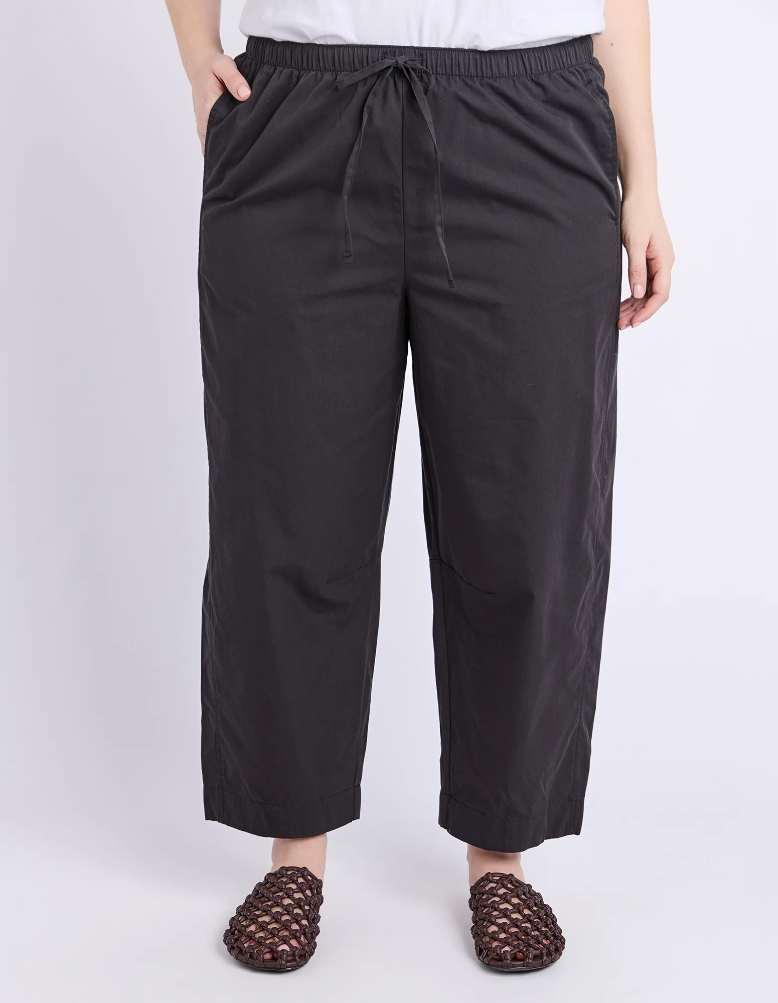 Lund Barrel Leg Pant Black - Image 2