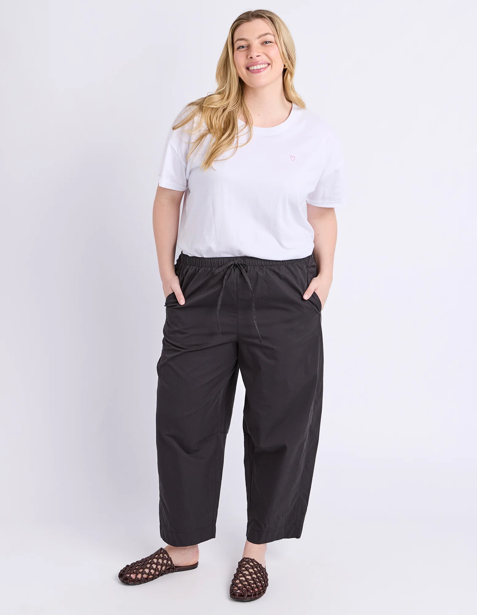 Lund Barrel Leg Pant Black - Image 3