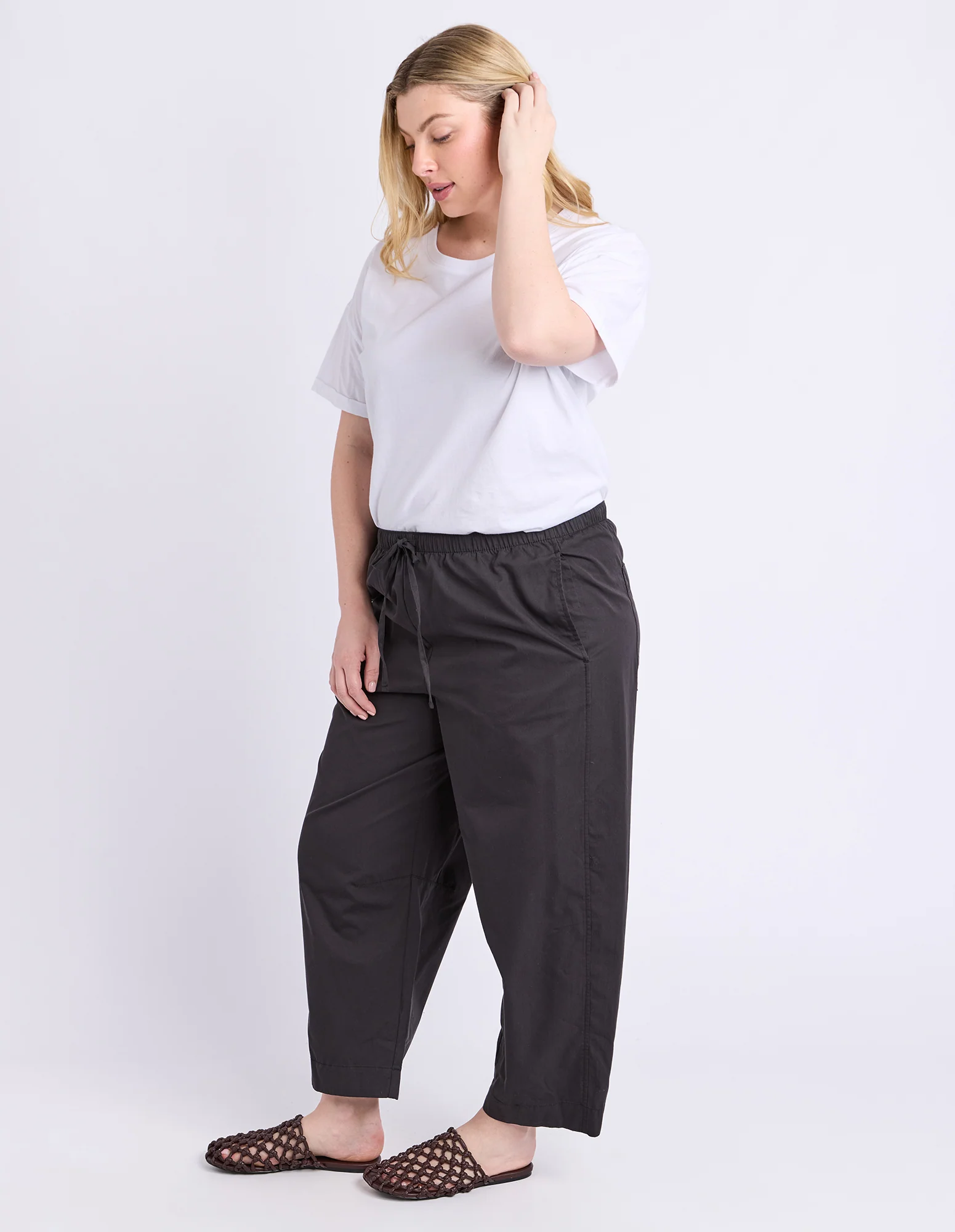 Lund Barrel Leg Pant Black - Image 7