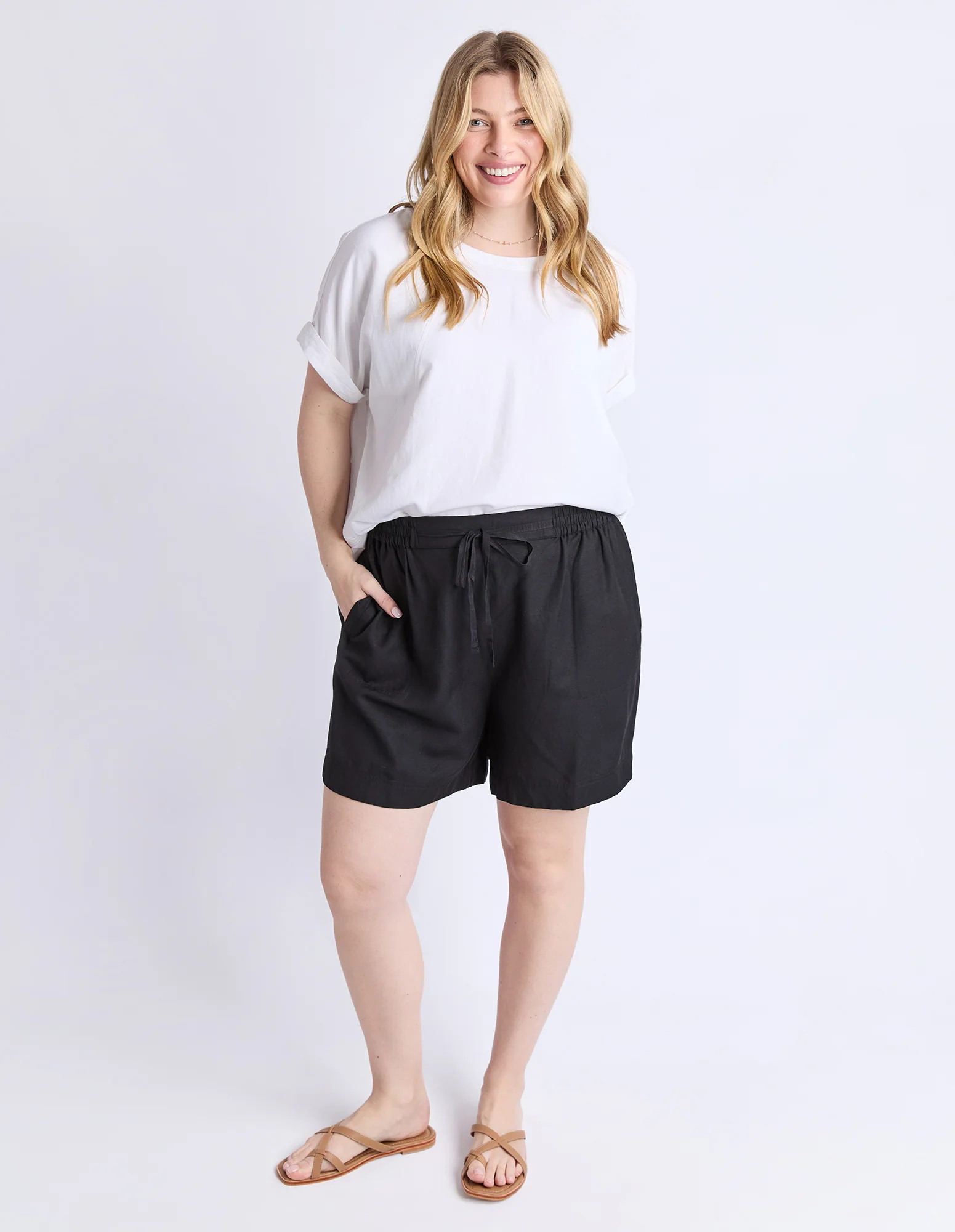 Margi Long Line Short Black - Image 3