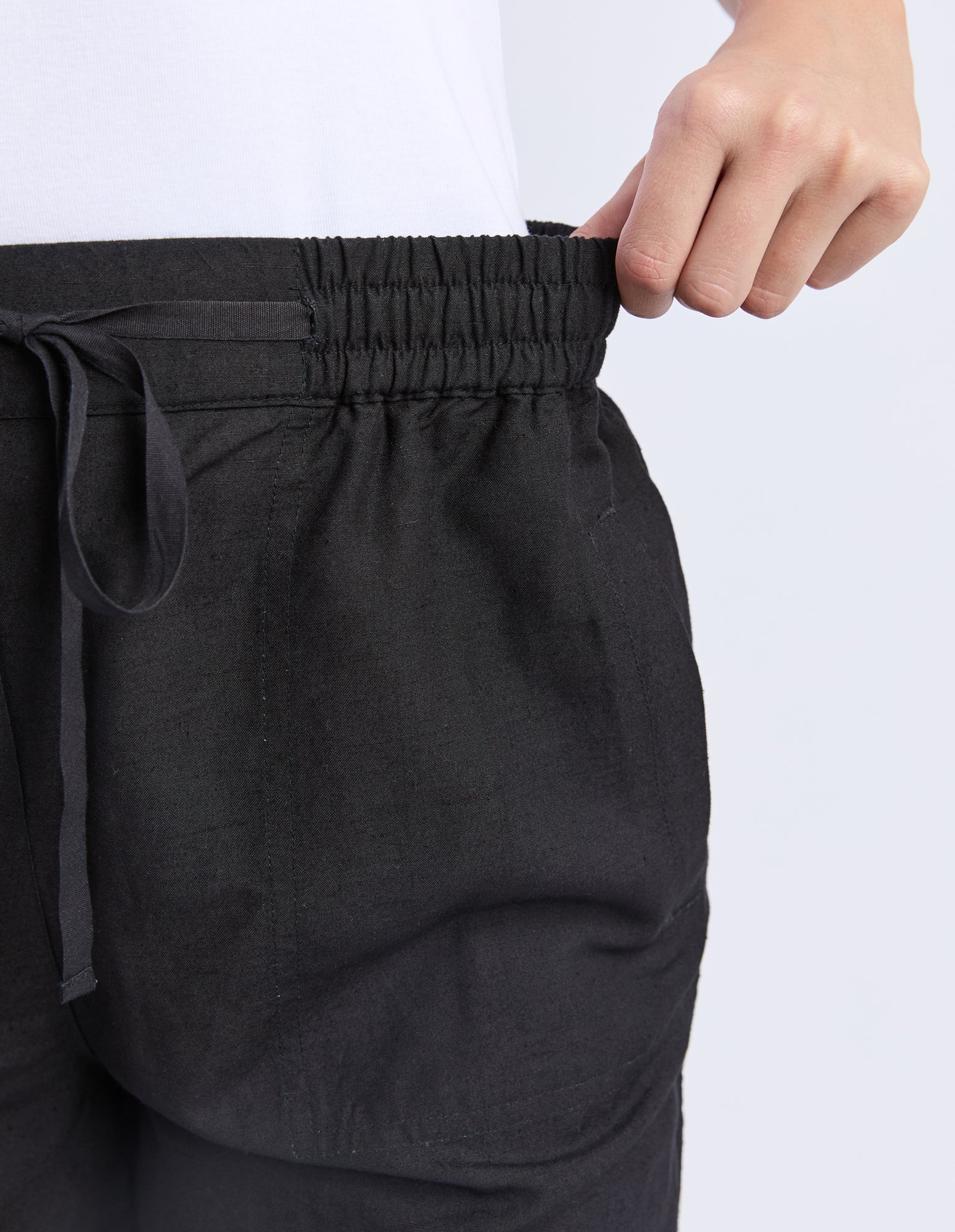 Margi Long Line Short Black - Image 9