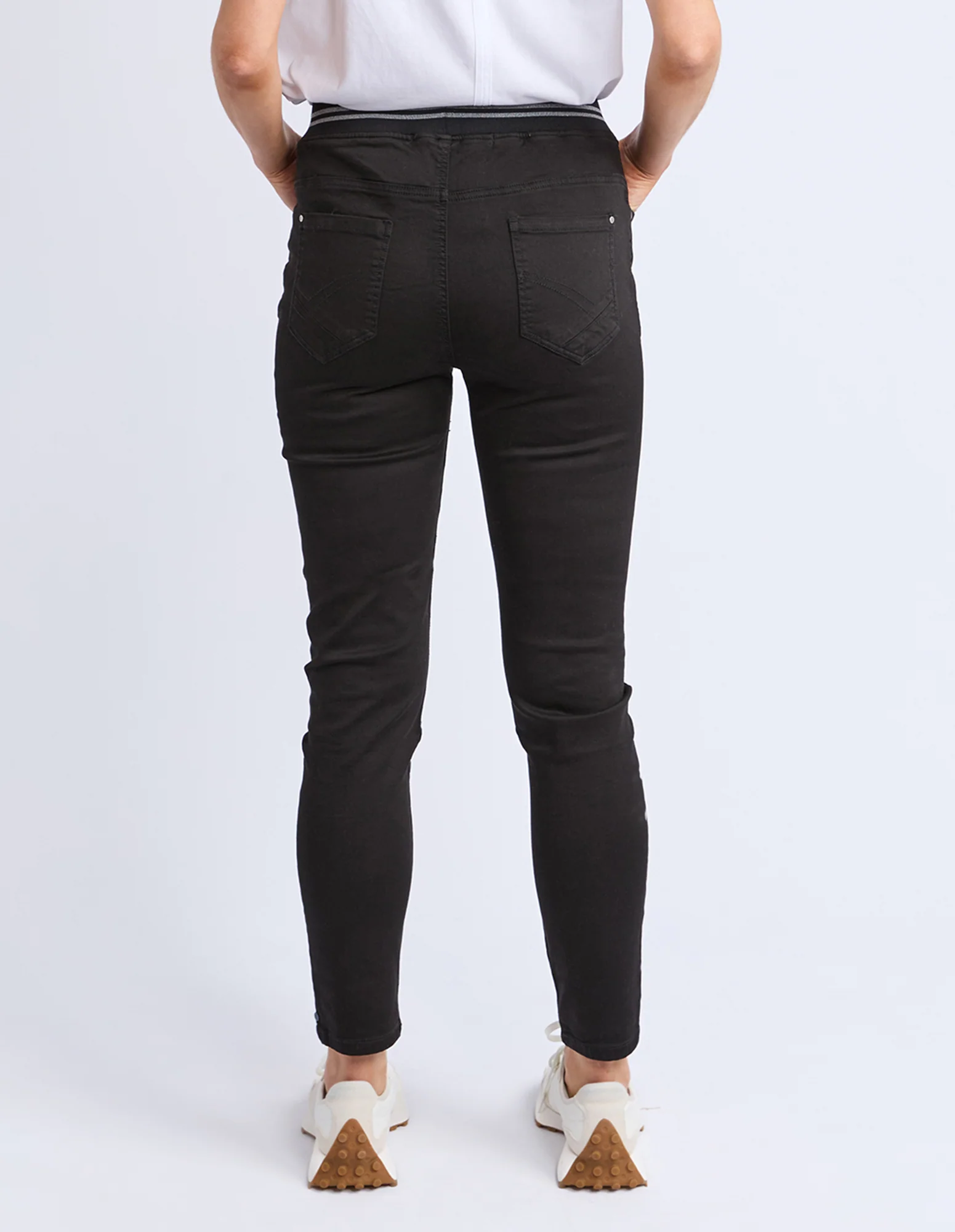 Margo Jogger Black - Image 3