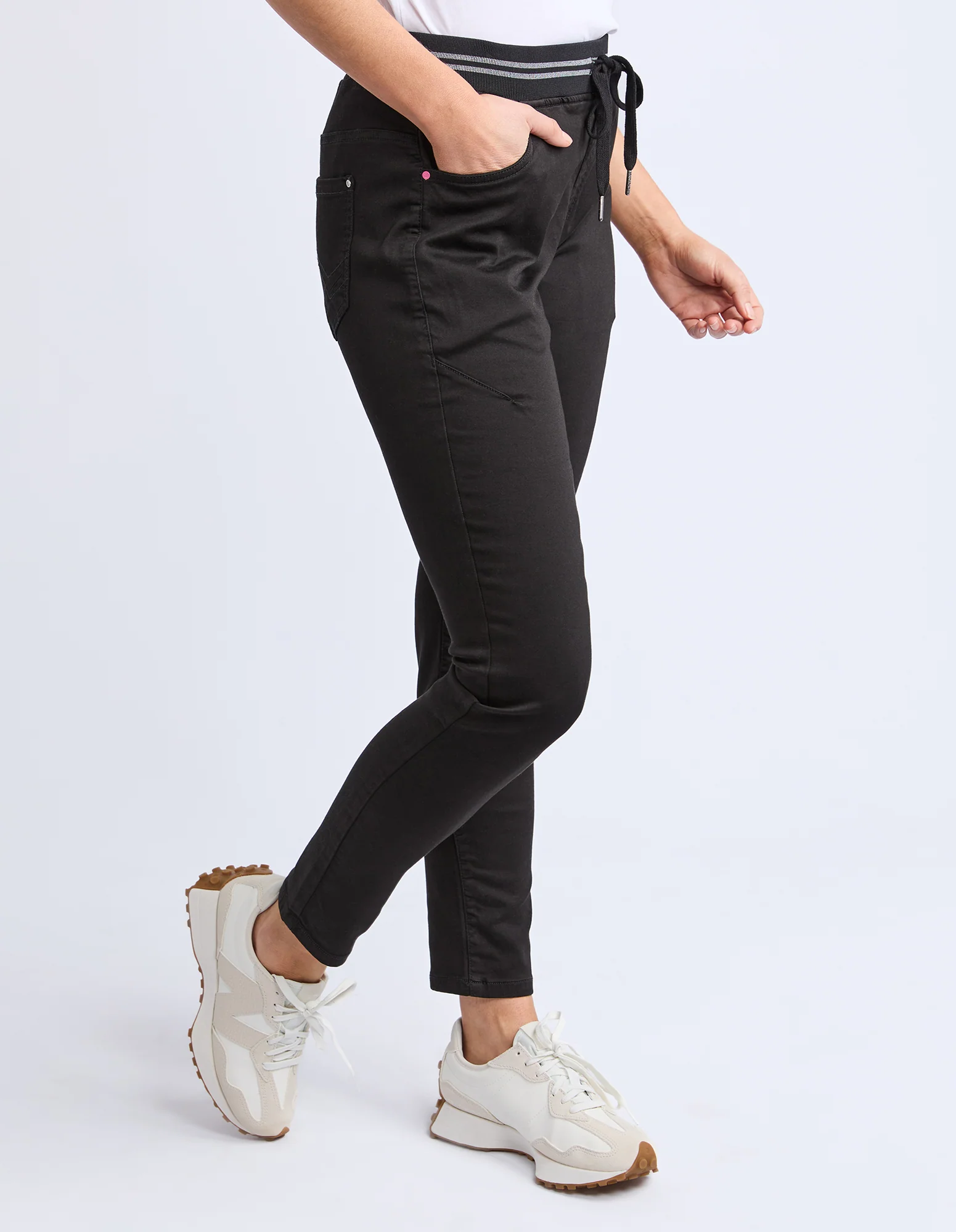 Margo Jogger Black - Image 6