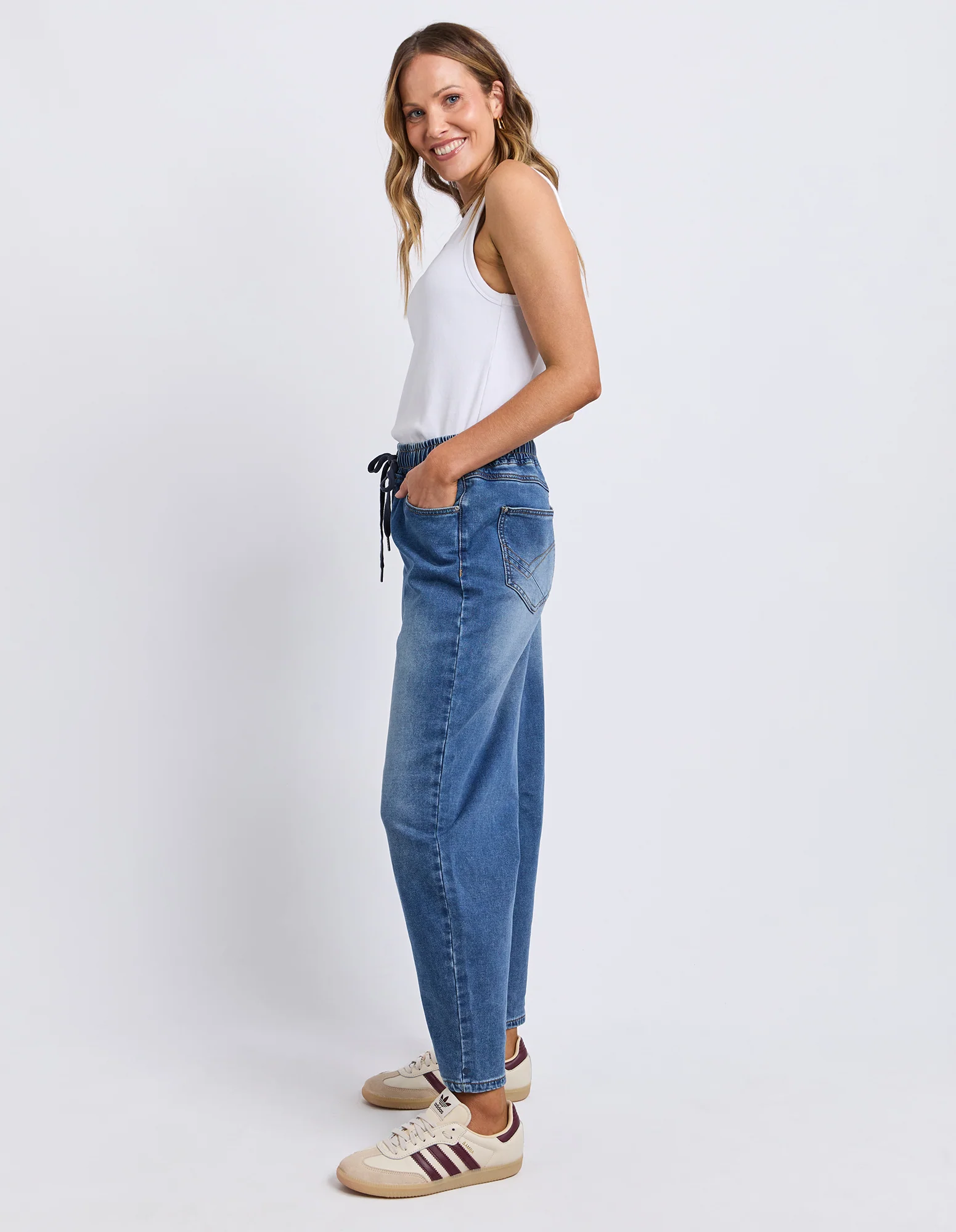 Marta Barrel Jogger Mid Blue Wash - Image 7