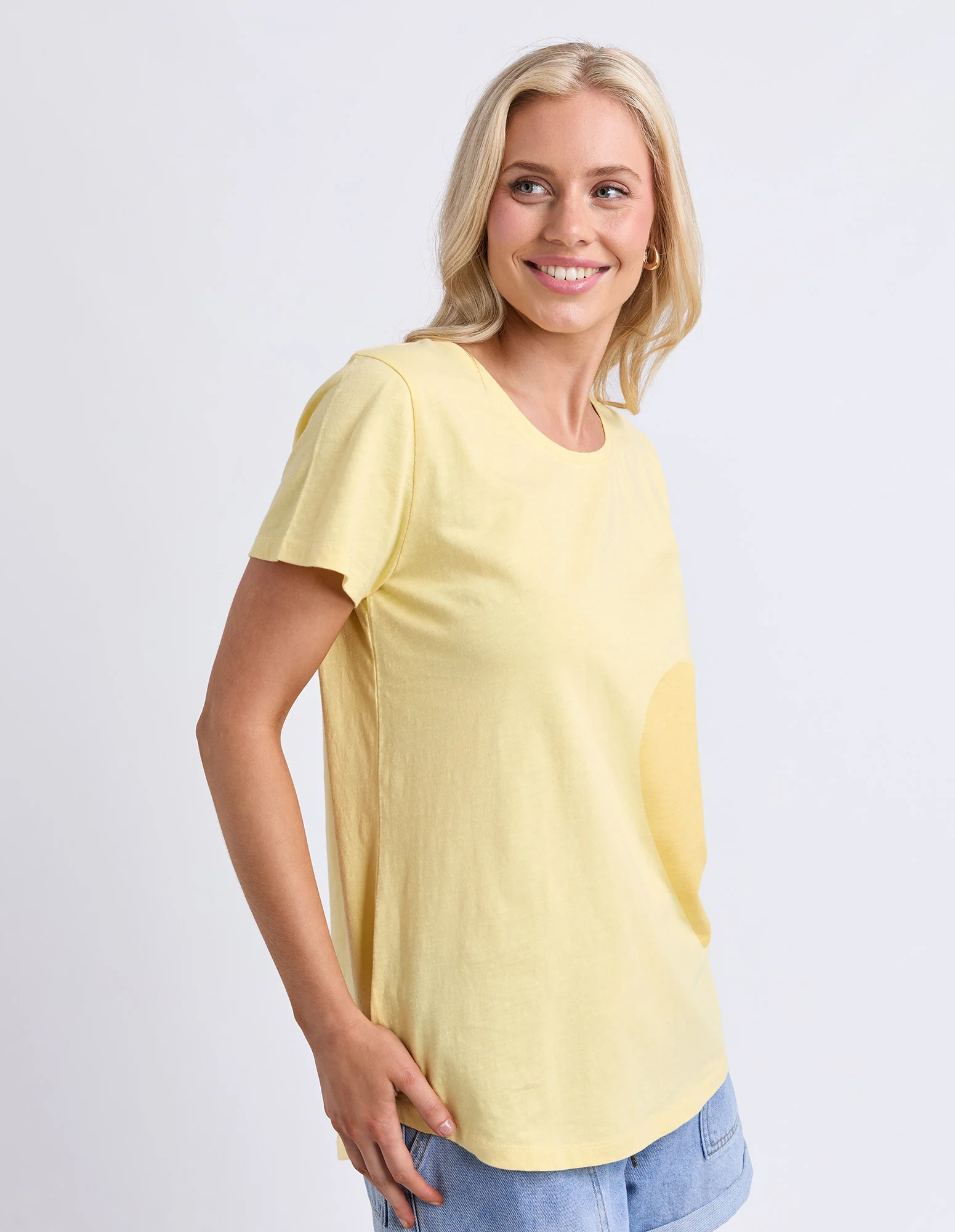 One Heart Tee Pale Banana - Image 4