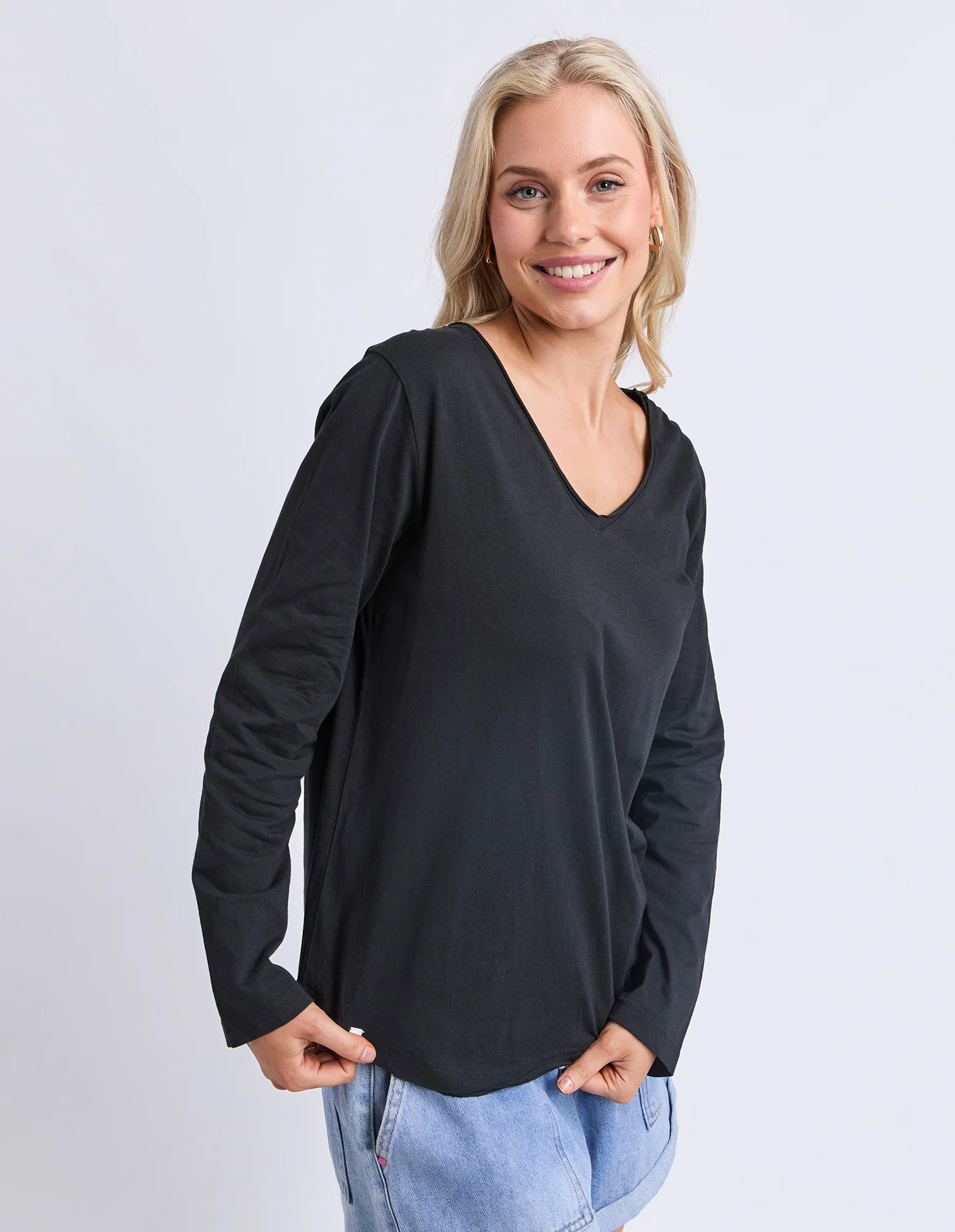 Pima Long Sleeve Vee Tee Black - Image 7