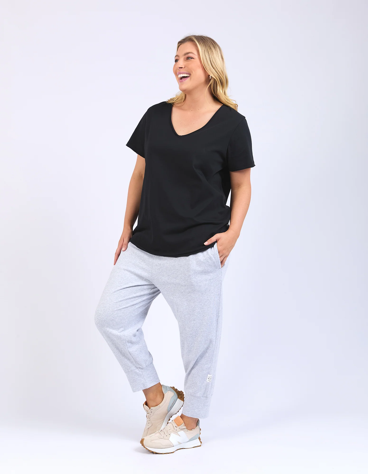 Pima Vee Tee Black - Image 9