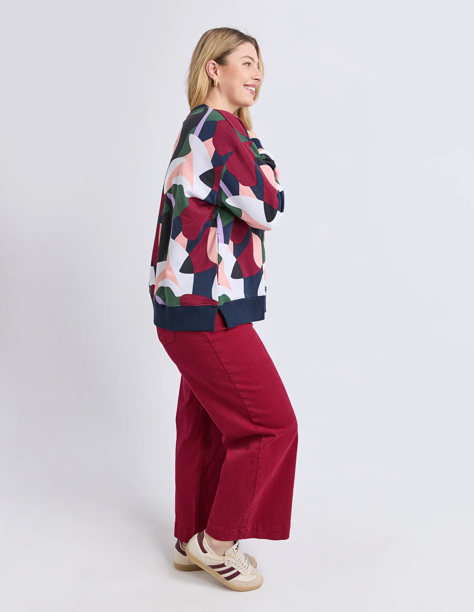 Ronja Crew Abstract Print - Image 7