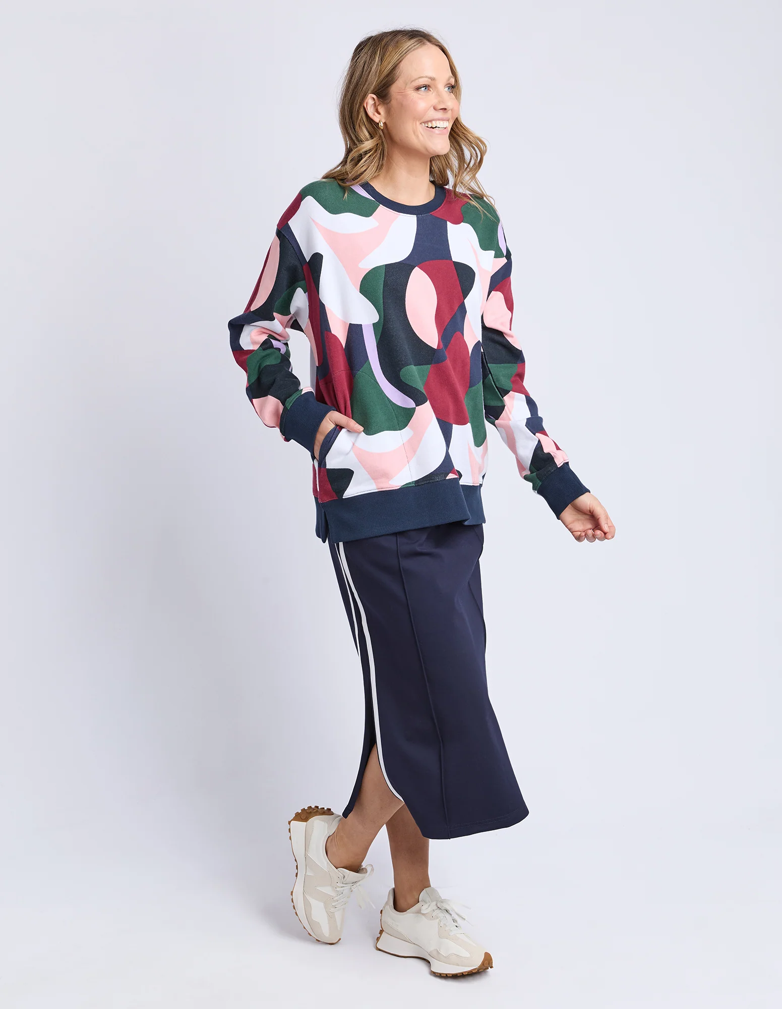 Ronja Crew Abstract Print - Image 8