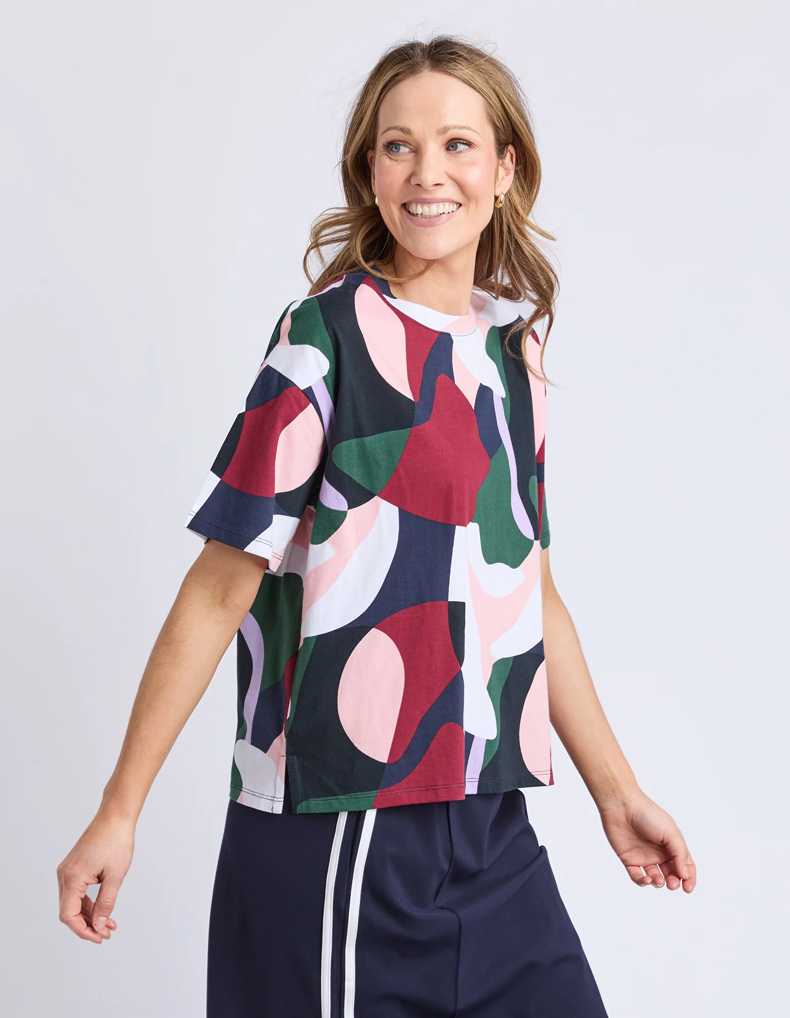 Ronja Tee Abstract Print - Image 10