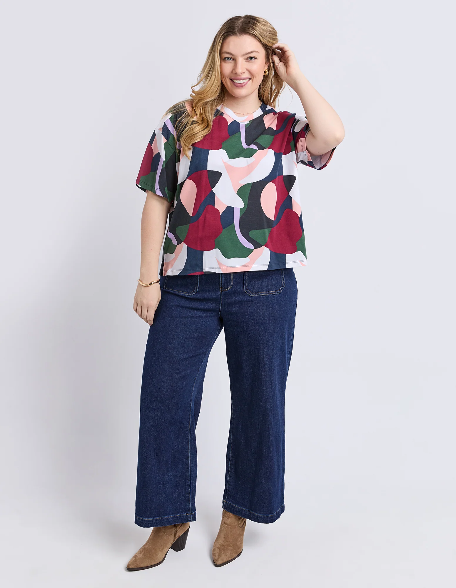 Ronja Tee Abstract Print - Image 3