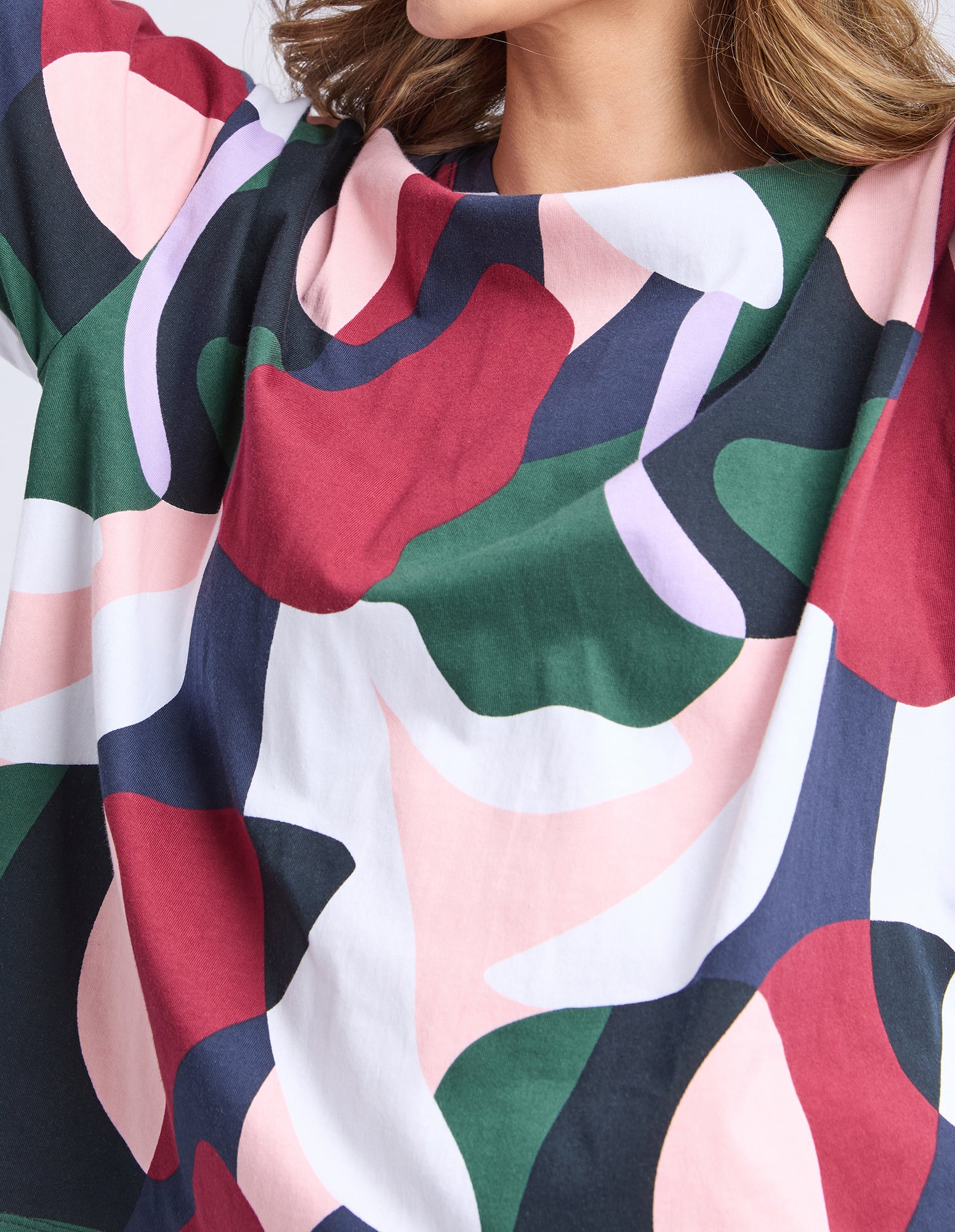 Ronja Tee Abstract Print - Image 9