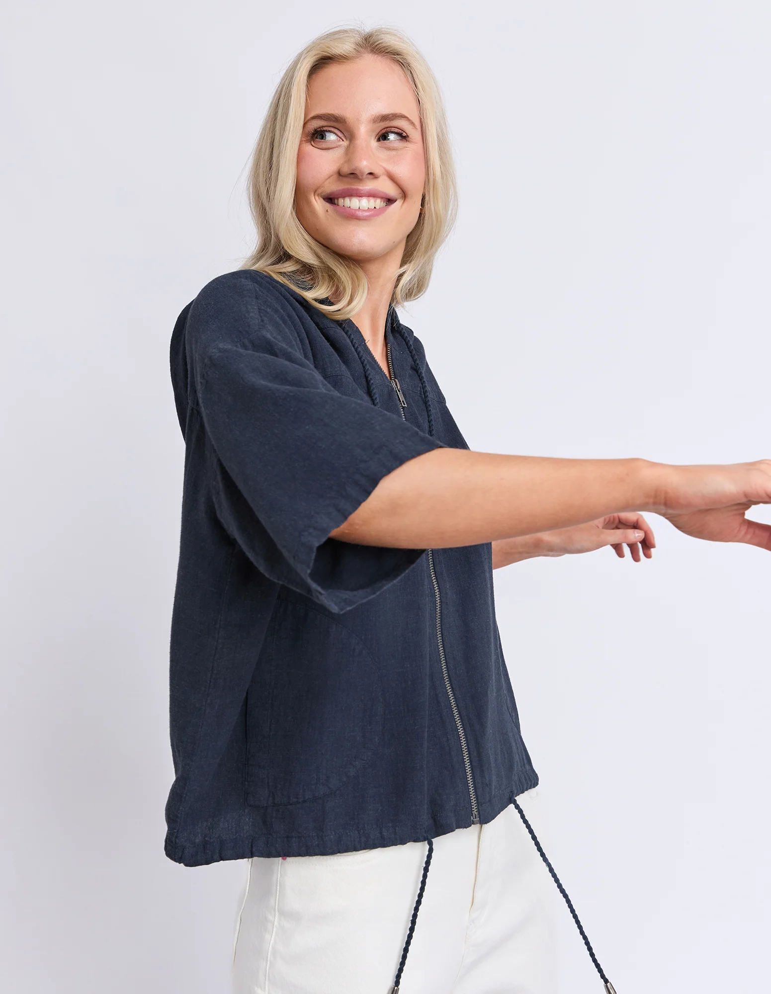 Saltair Lightweight Jacket Navy - Image 4
