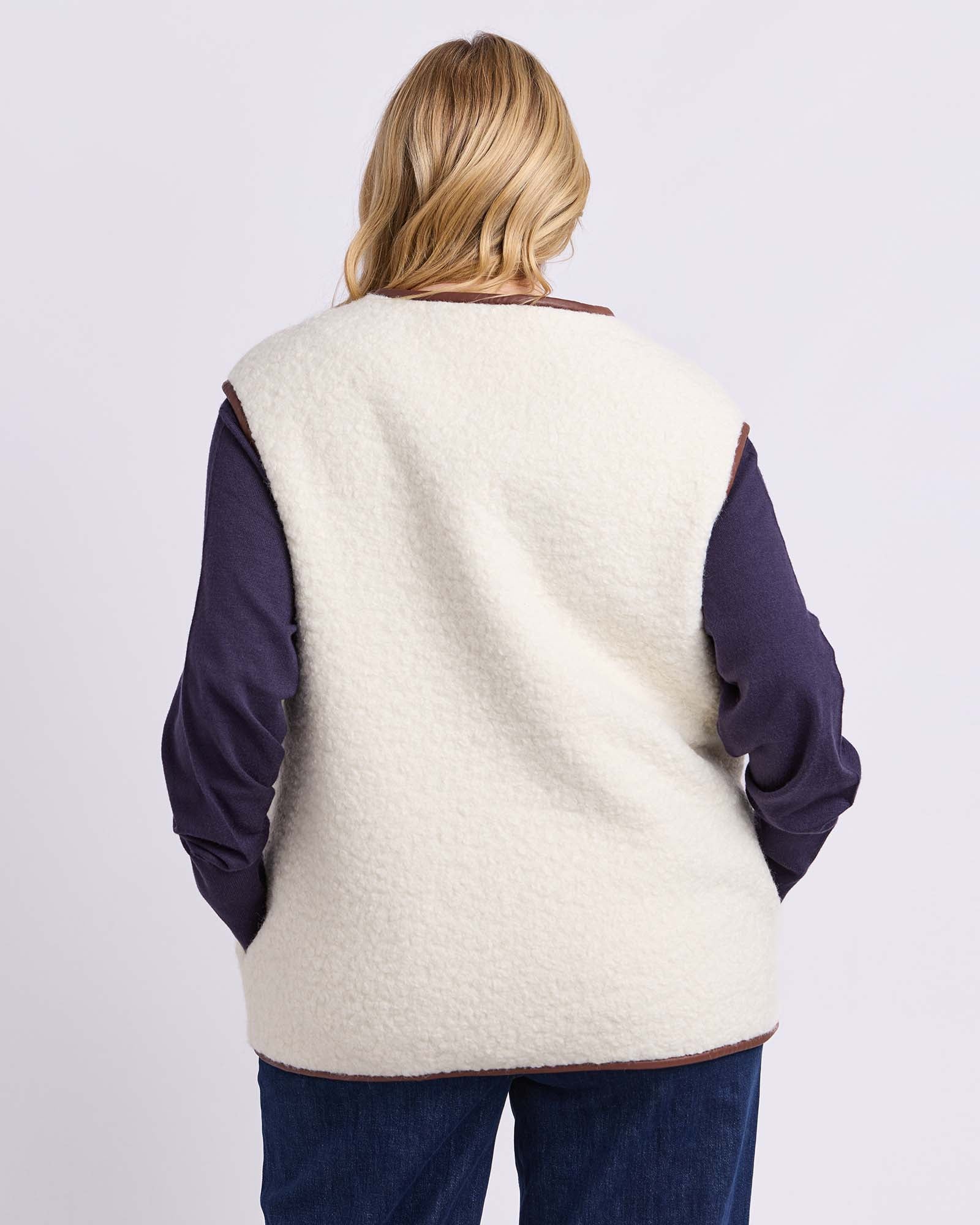 Sherling Vest Marshmellow - Image 7