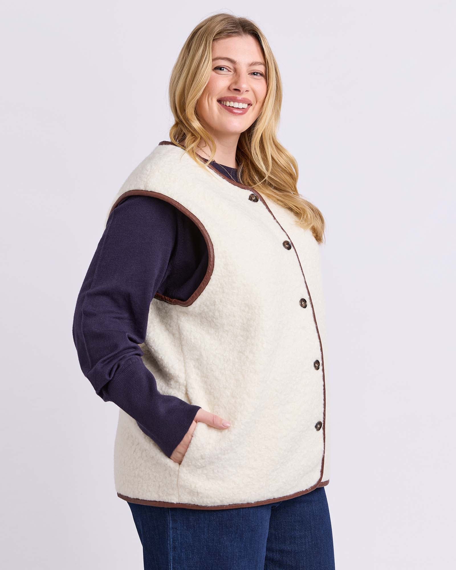 Sherling Vest Marshmellow - Image 9