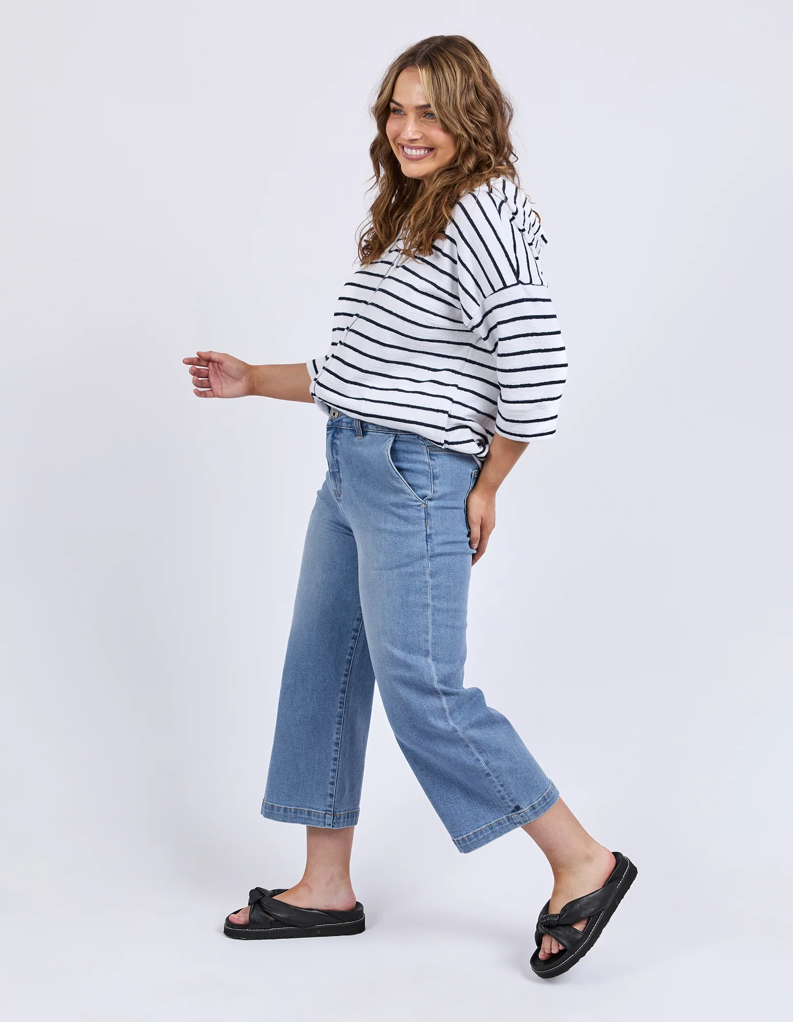 Sidney Cropped Wide Leg Jean Light Blue Wash - Image 6