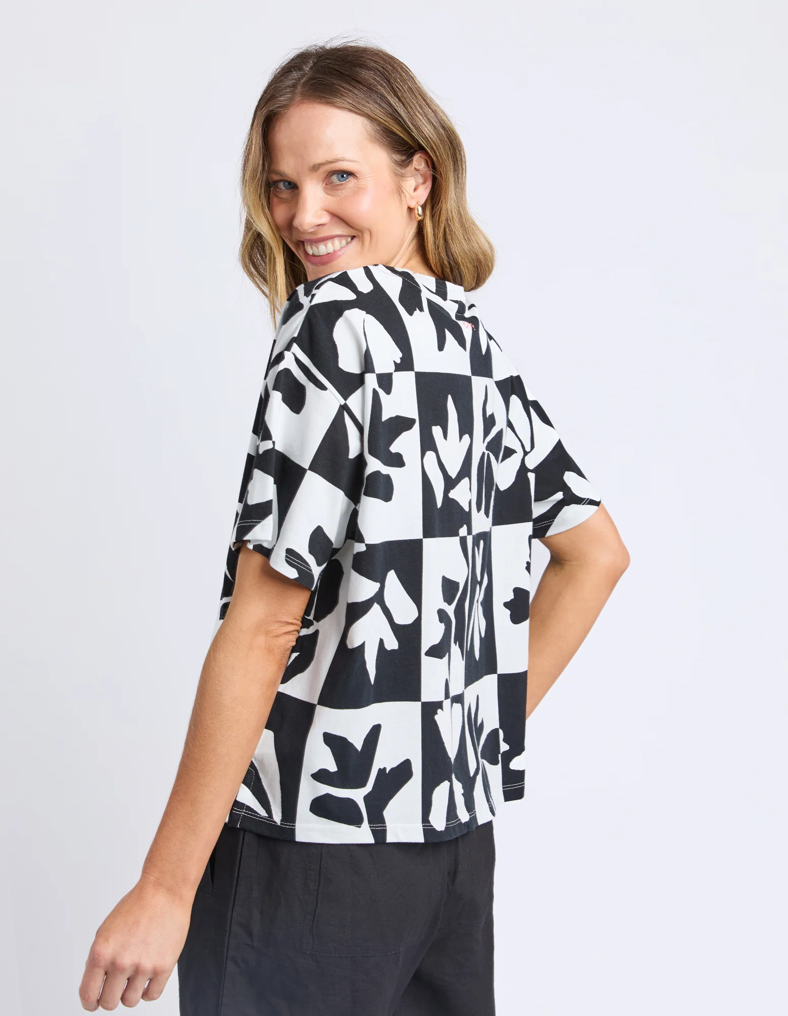 Splice Tee -  Yardage Prt - Image 11