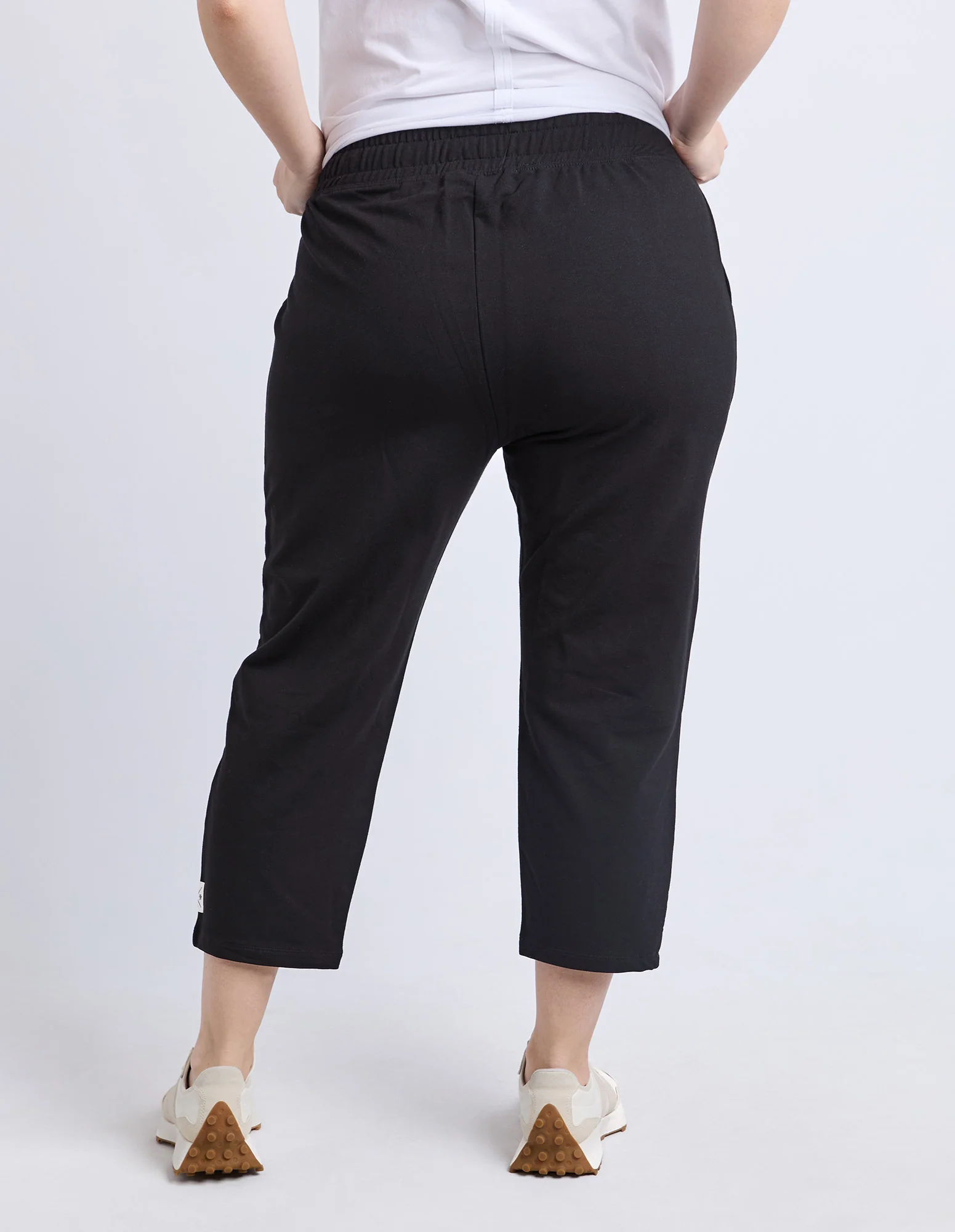 Sutton Track Pant Black - Image 4